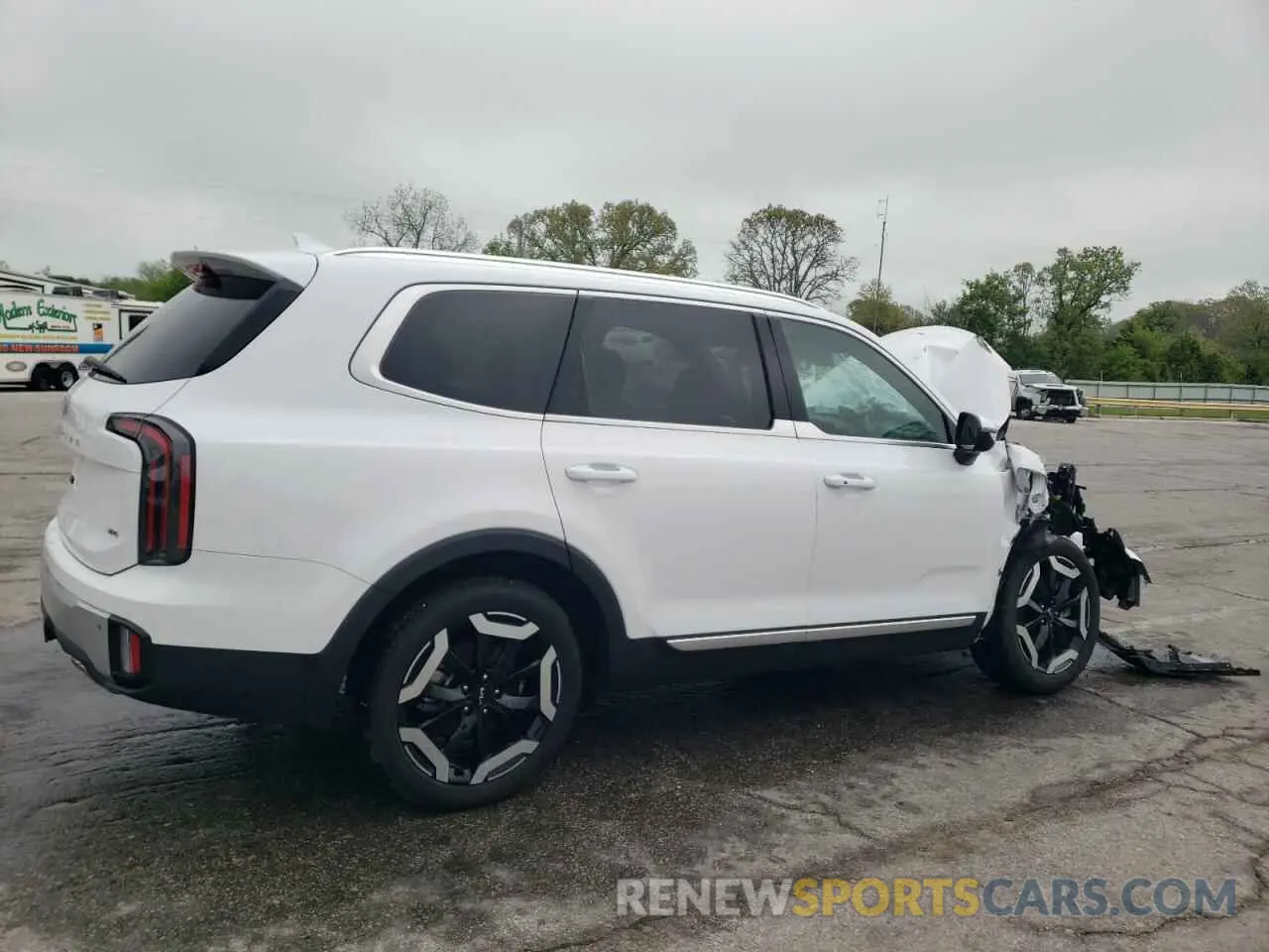 3 Photograph of a damaged car 5XYP3DGC2RG471586 KIA TELLURIDE 2024