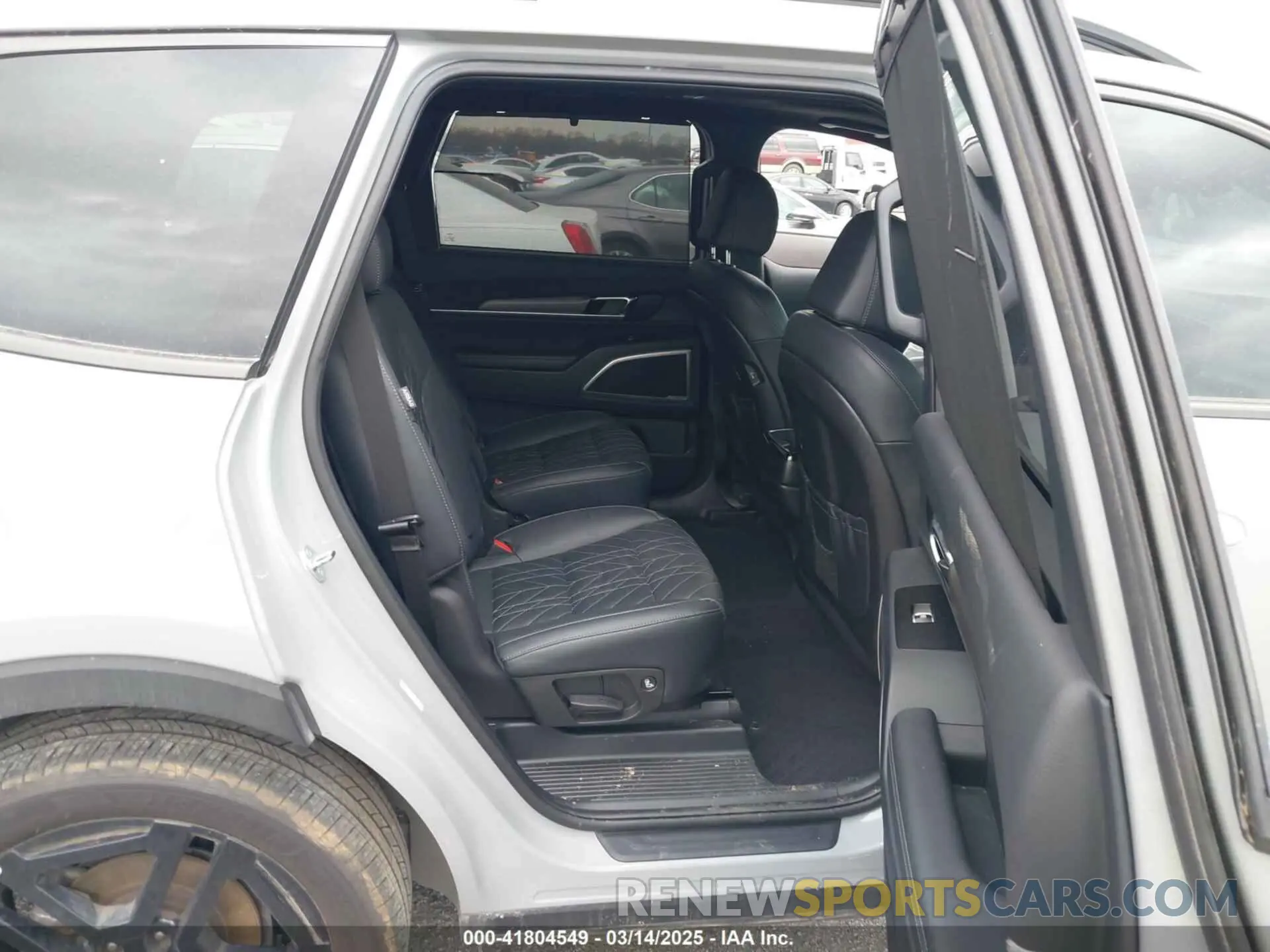 8 Photograph of a damaged car 5XYP3DGC2RG496309 KIA TELLURIDE 2024