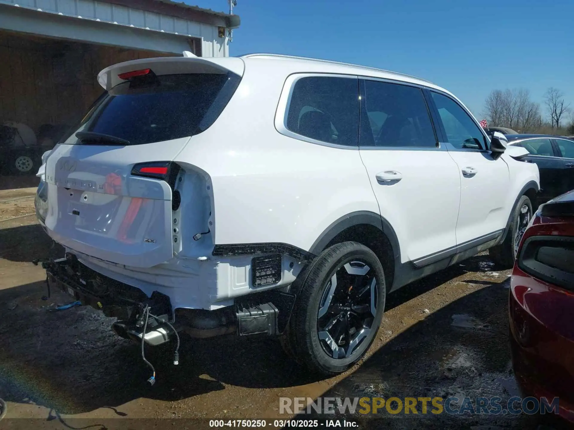 4 Photograph of a damaged car 5XYP3DGC3RG417116 KIA TELLURIDE 2024
