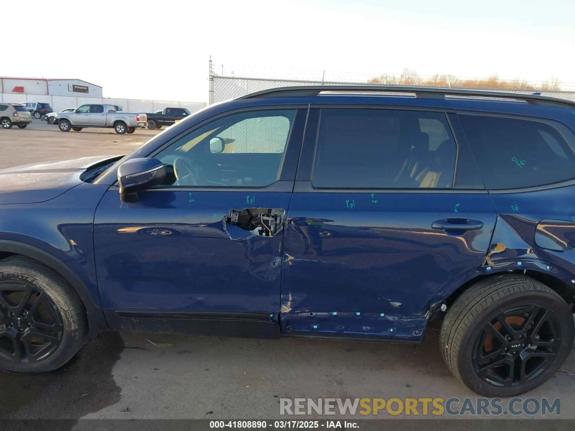 14 Photograph of a damaged car 5XYP3DGC3RG538518 KIA TELLURIDE 2024