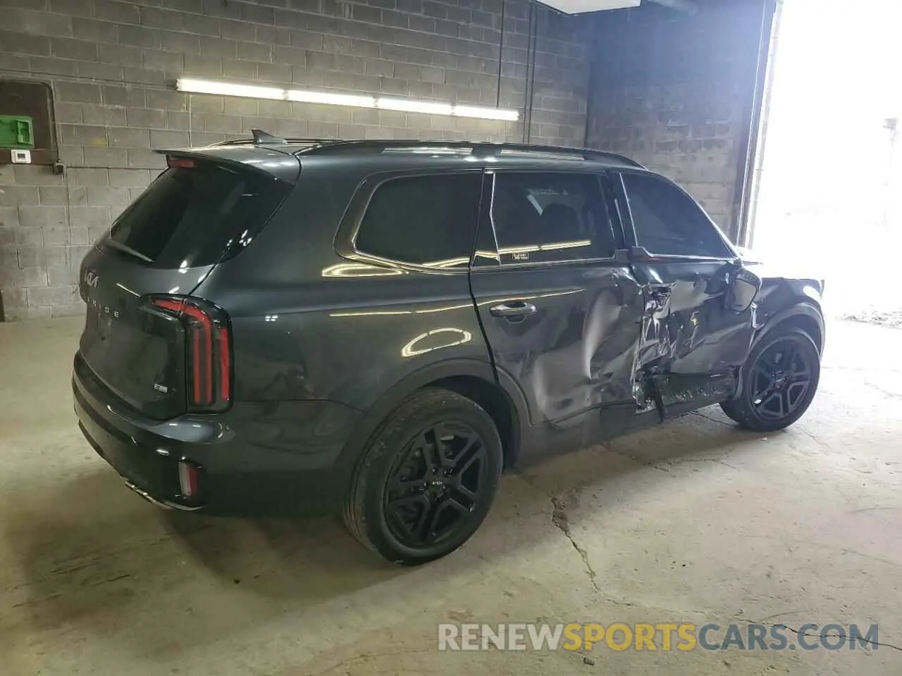 3 Photograph of a damaged car 5XYP3DGC5RG463482 KIA TELLURIDE 2024