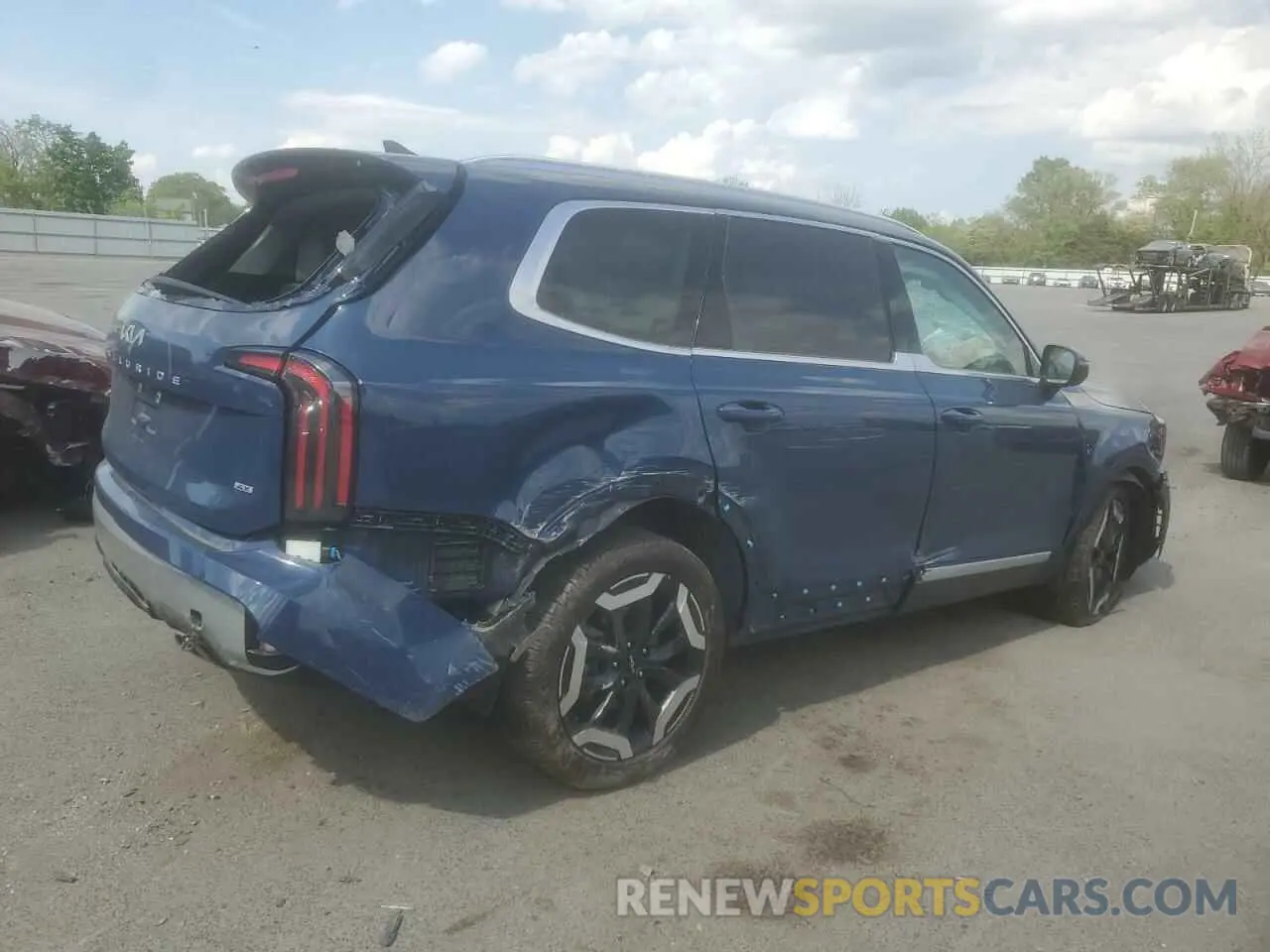 3 Photograph of a damaged car 5XYP3DGC7RG453682 KIA TELLURIDE 2024