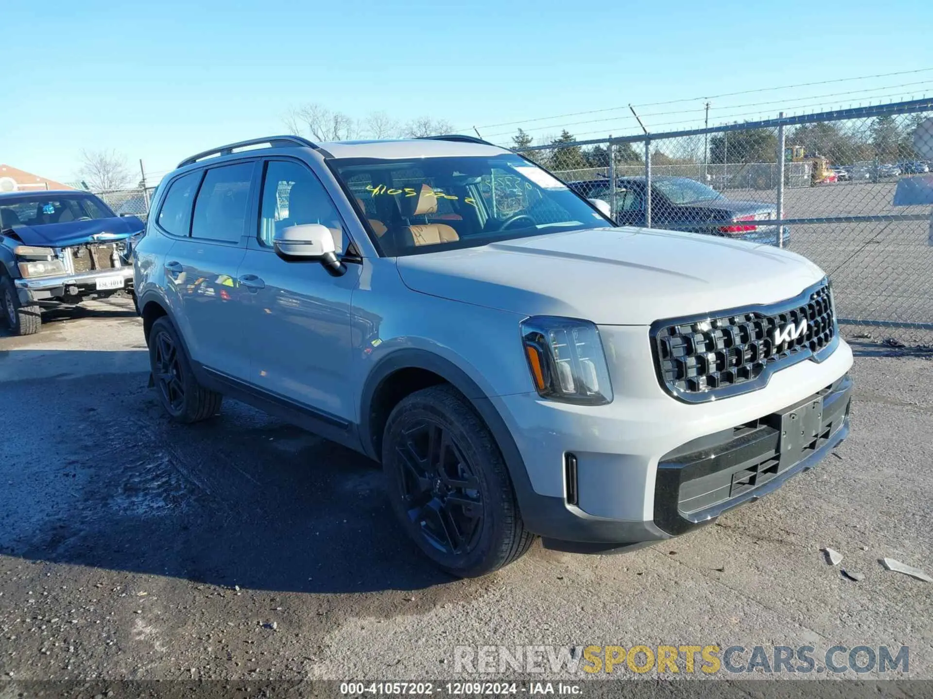 1 Photograph of a damaged car 5XYP3DGC7RG467467 KIA TELLURIDE 2024