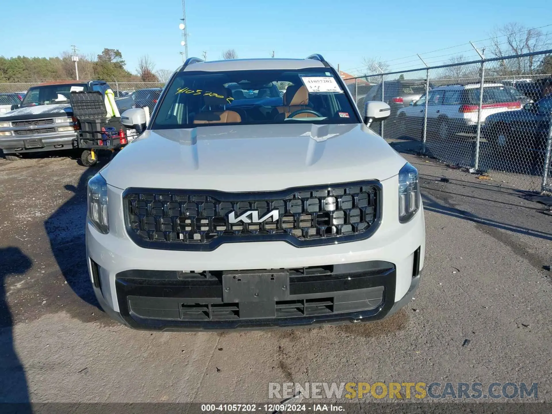 12 Photograph of a damaged car 5XYP3DGC7RG467467 KIA TELLURIDE 2024