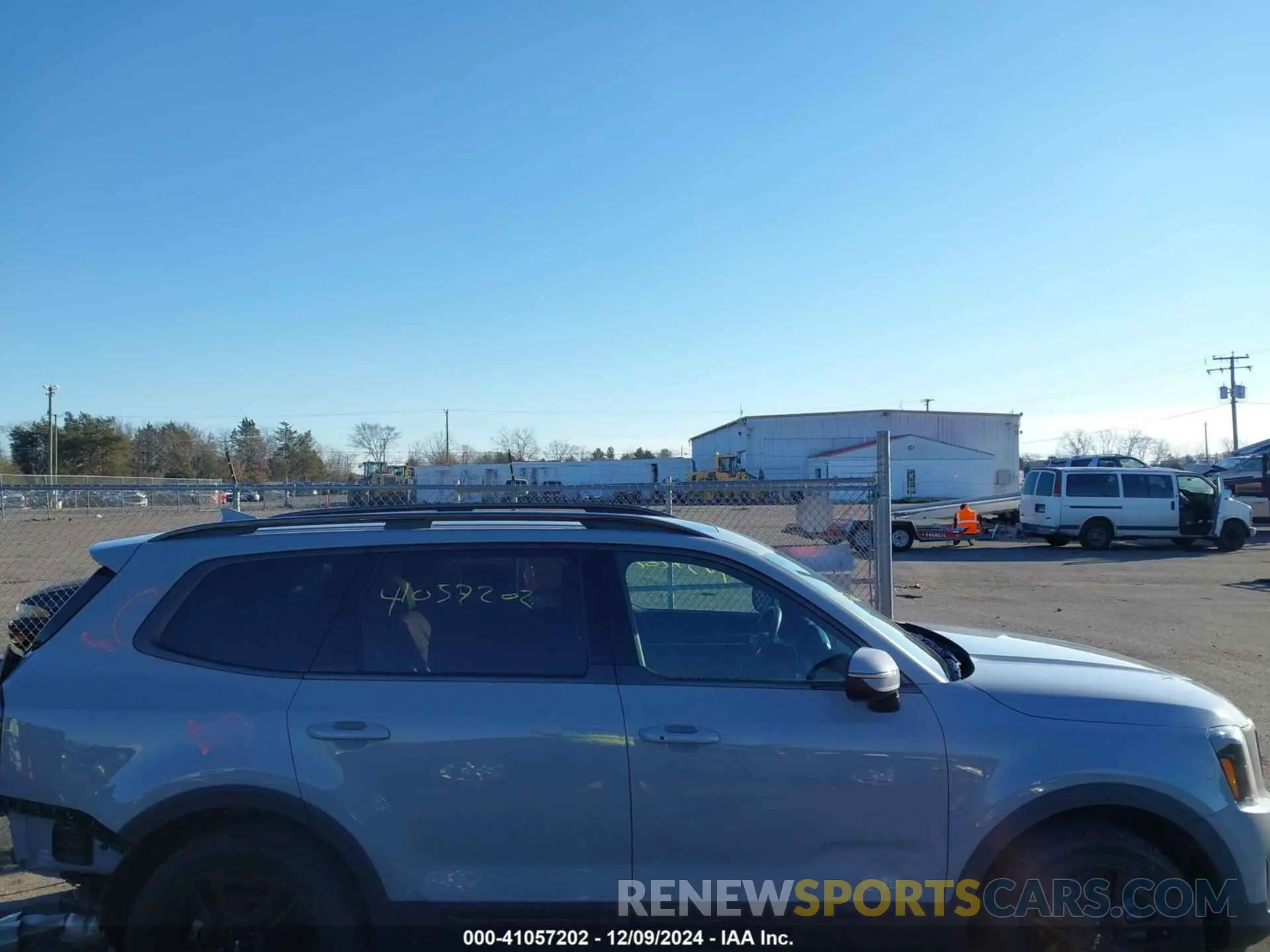 13 Photograph of a damaged car 5XYP3DGC7RG467467 KIA TELLURIDE 2024