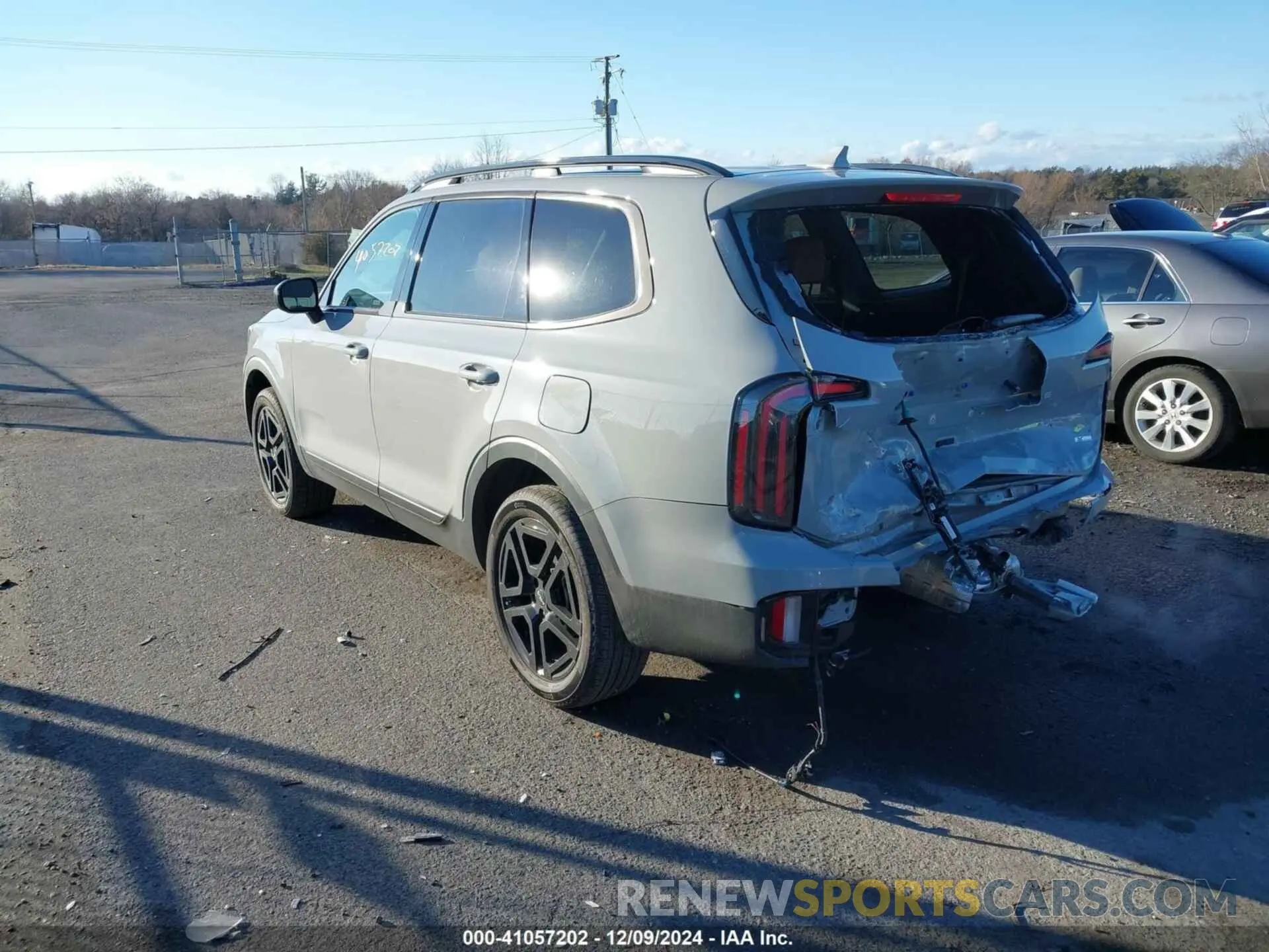 3 Photograph of a damaged car 5XYP3DGC7RG467467 KIA TELLURIDE 2024