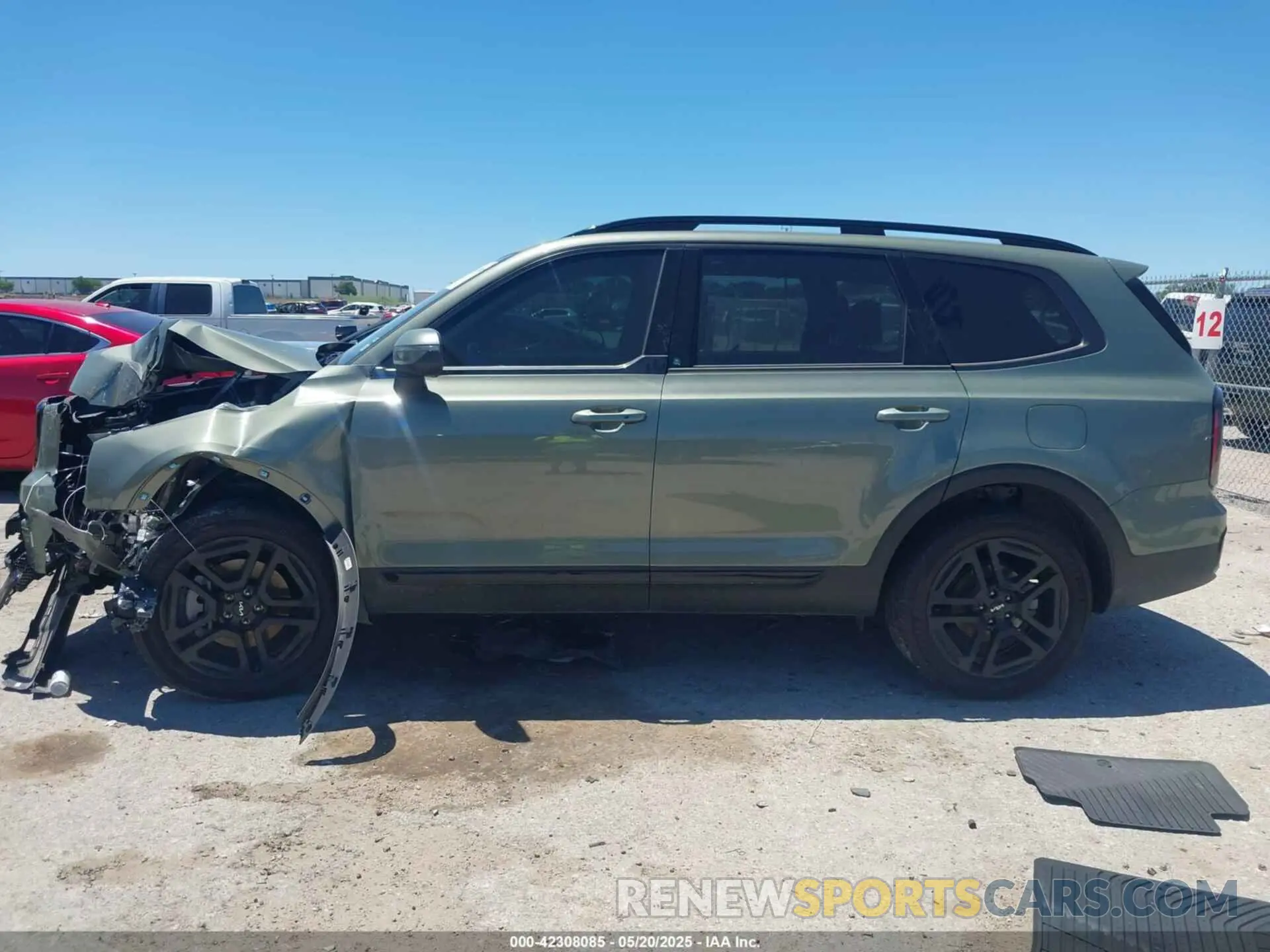 14 Photograph of a damaged car 5XYP3DGC8RG441640 KIA TELLURIDE 2024
