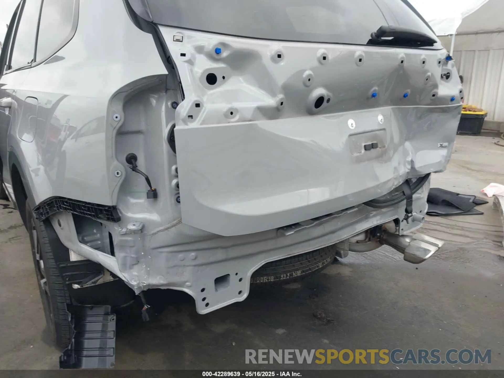 6 Photograph of a damaged car 5XYP3DGC9RG464408 KIA TELLURIDE 2024