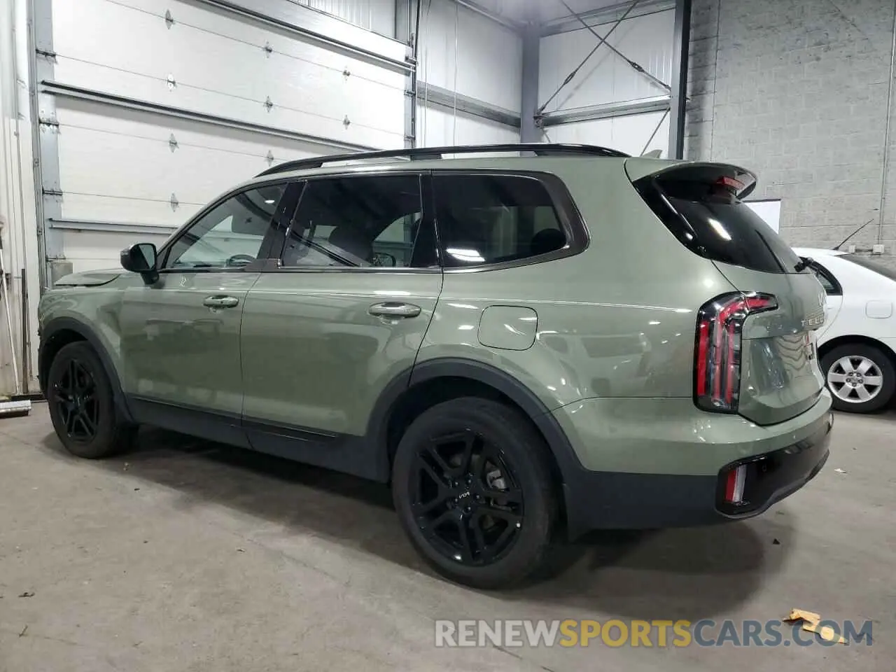 2 Photograph of a damaged car 5XYP3DGCXRG449741 KIA TELLURIDE 2024