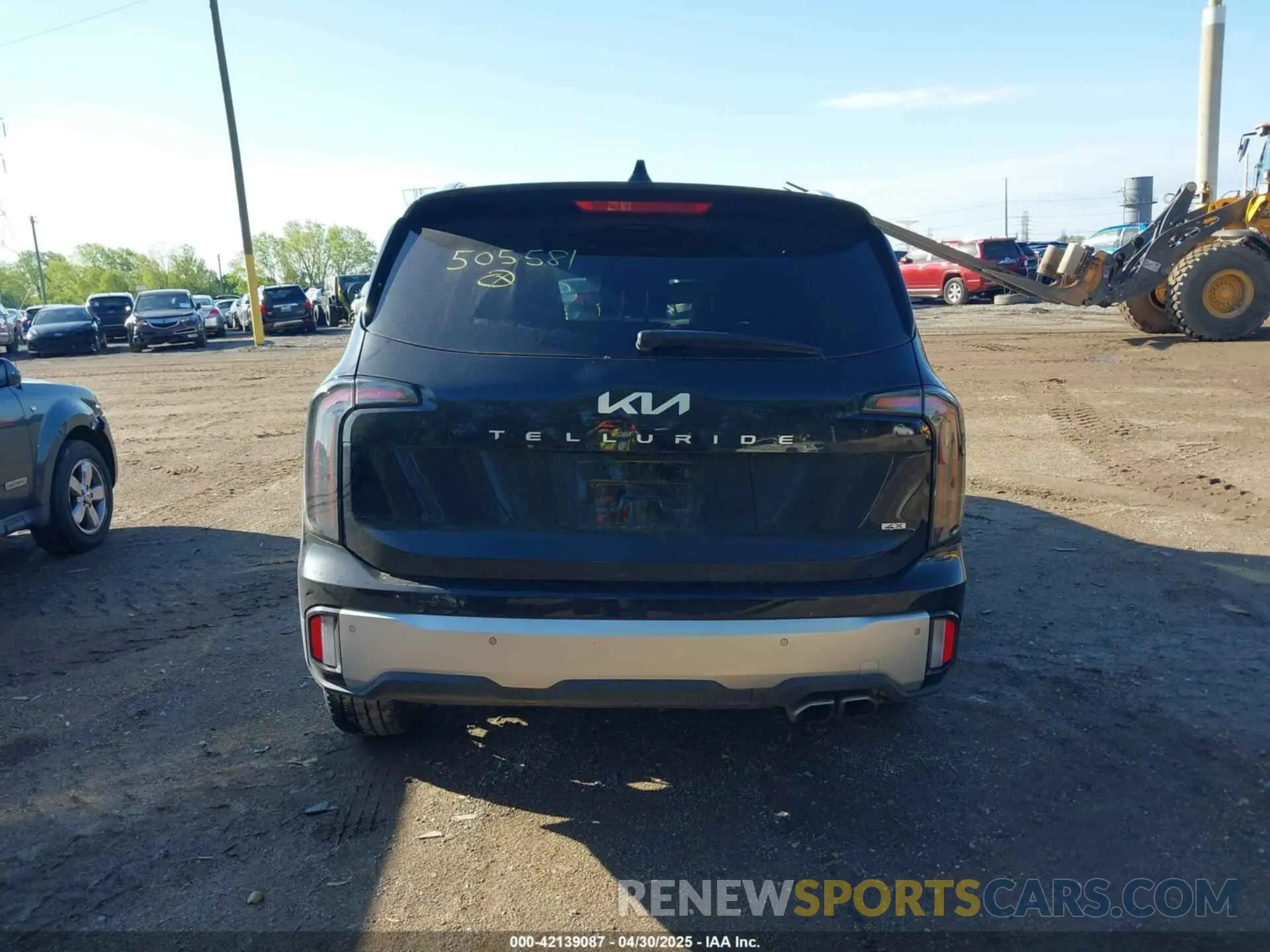 17 Photograph of a damaged car 5XYP3DGCXRG505581 KIA TELLURIDE 2024