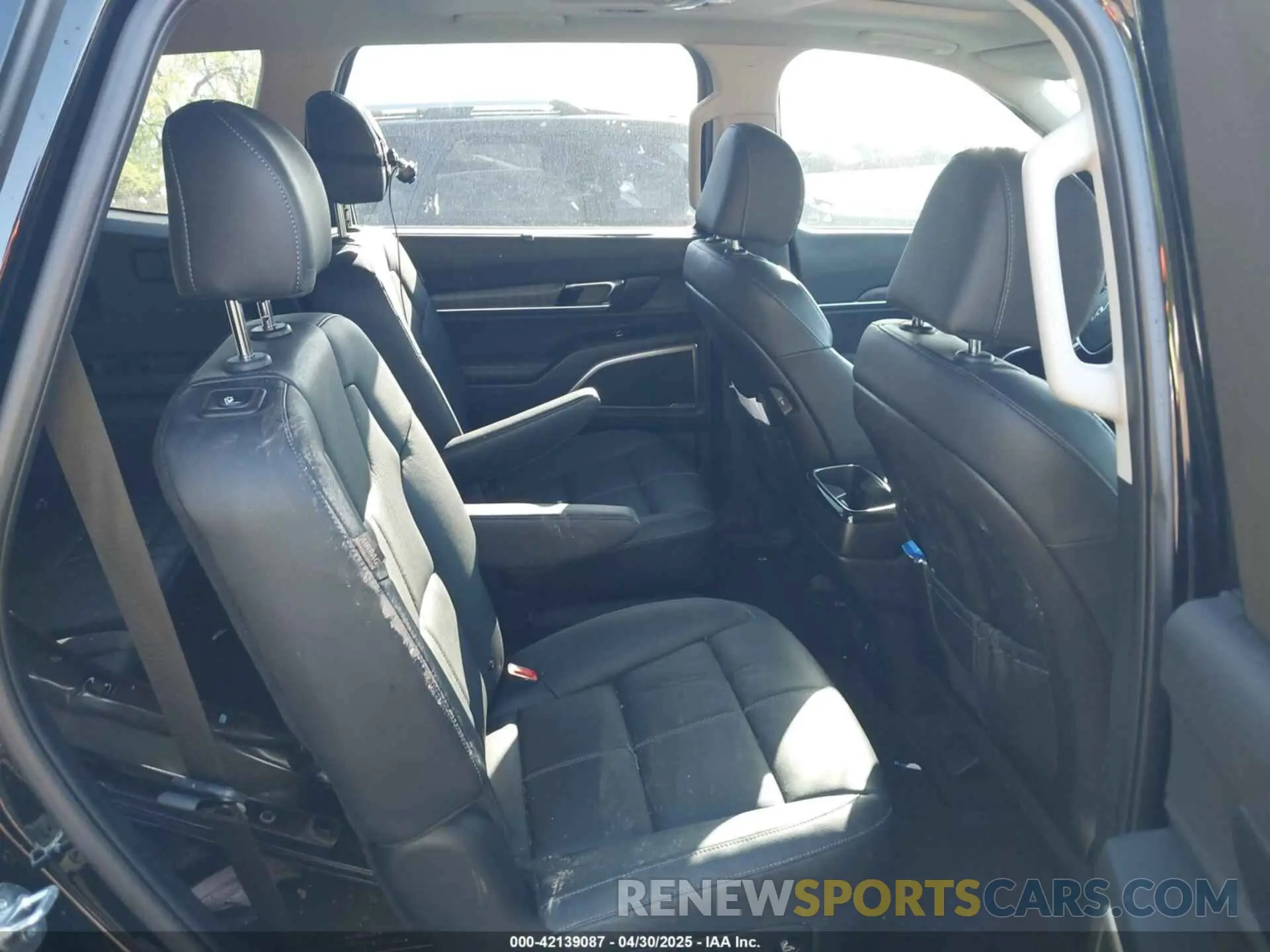 8 Photograph of a damaged car 5XYP3DGCXRG505581 KIA TELLURIDE 2024