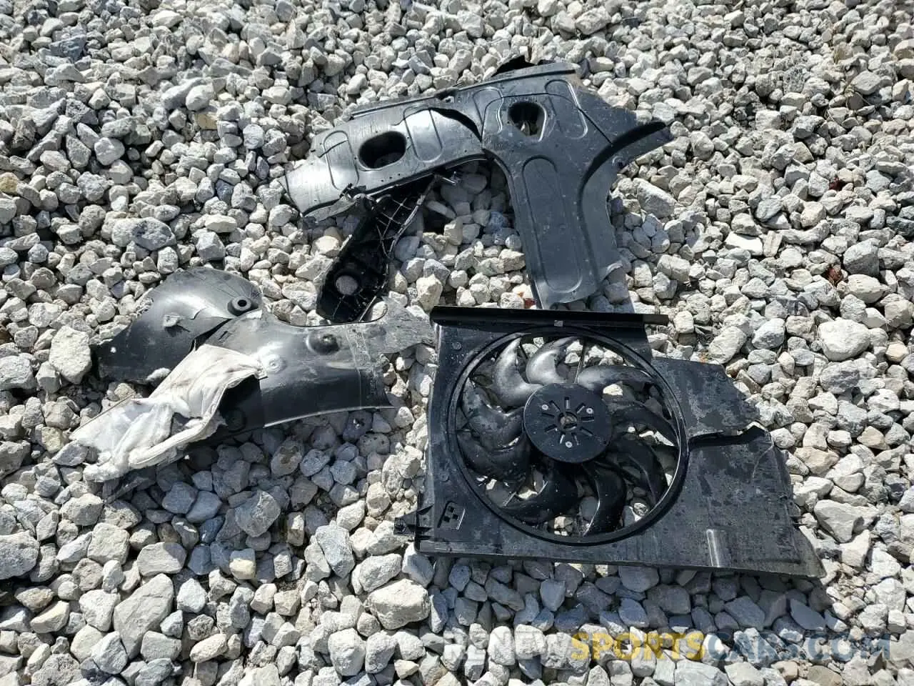 13 Photograph of a damaged car 5XYP3DGCXRG541965 KIA TELLURIDE 2024