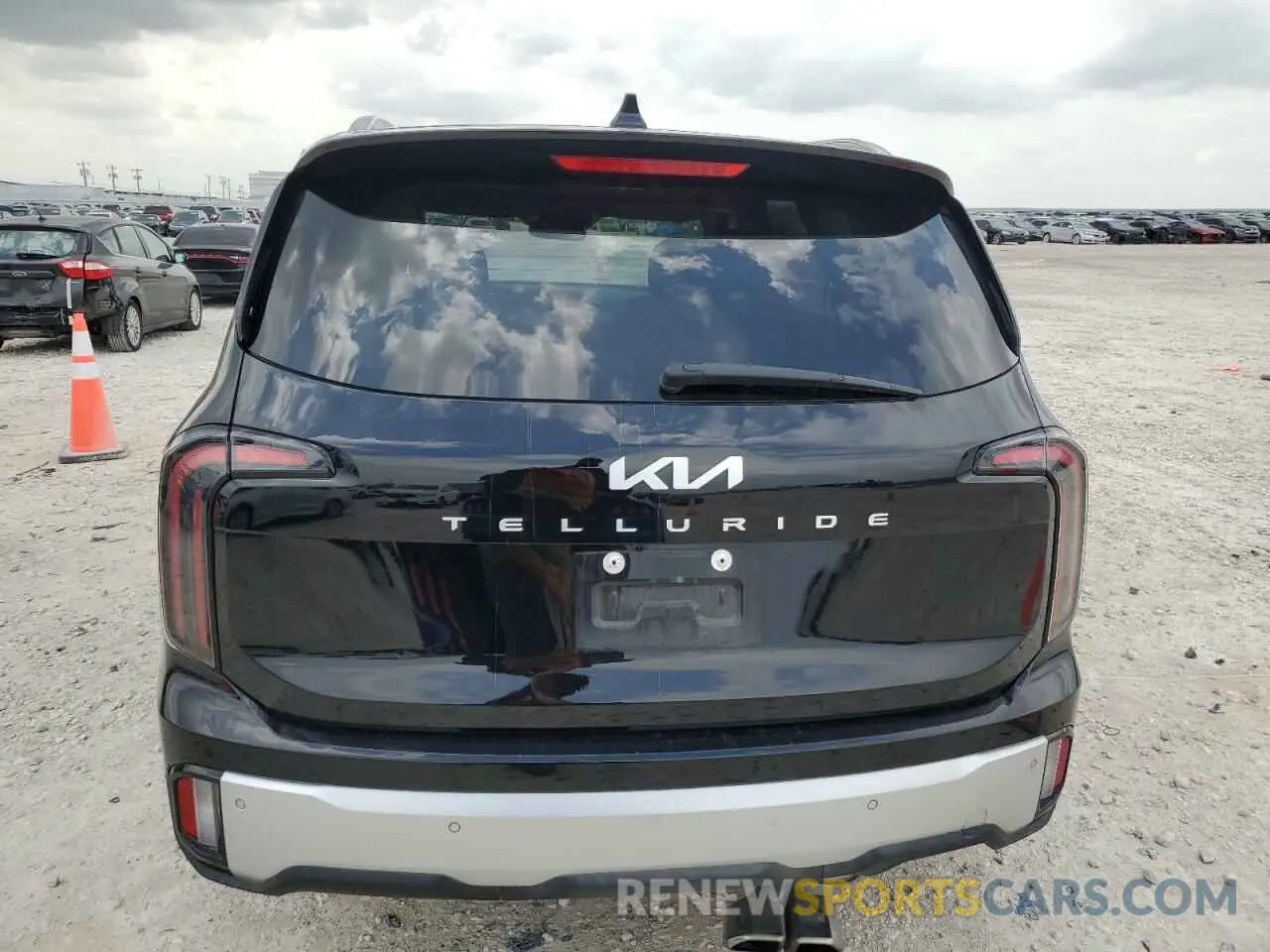 6 Photograph of a damaged car 5XYP54GC0RG476232 KIA TELLURIDE 2024