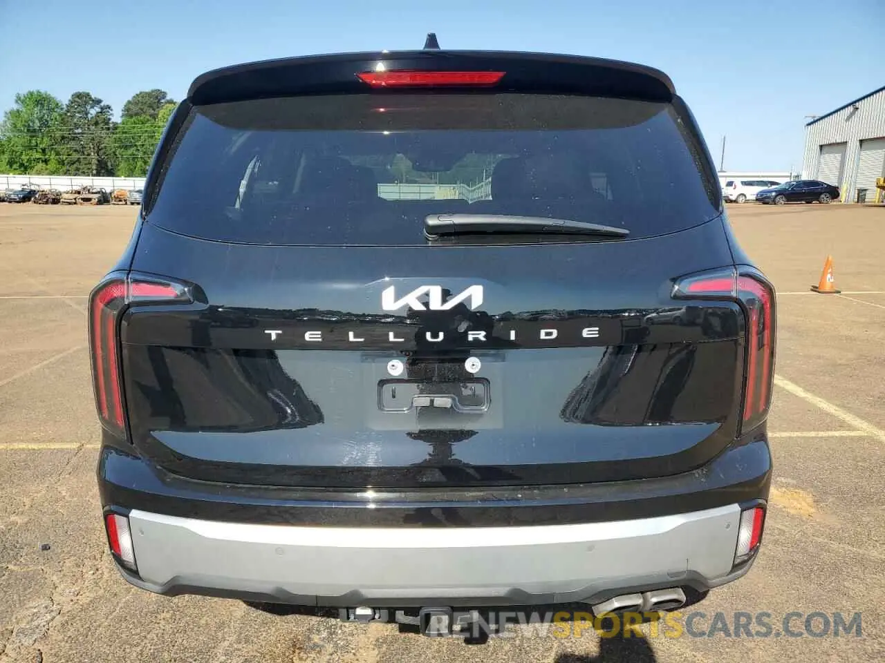 6 Photograph of a damaged car 5XYP54GC4RG472393 KIA TELLURIDE 2024
