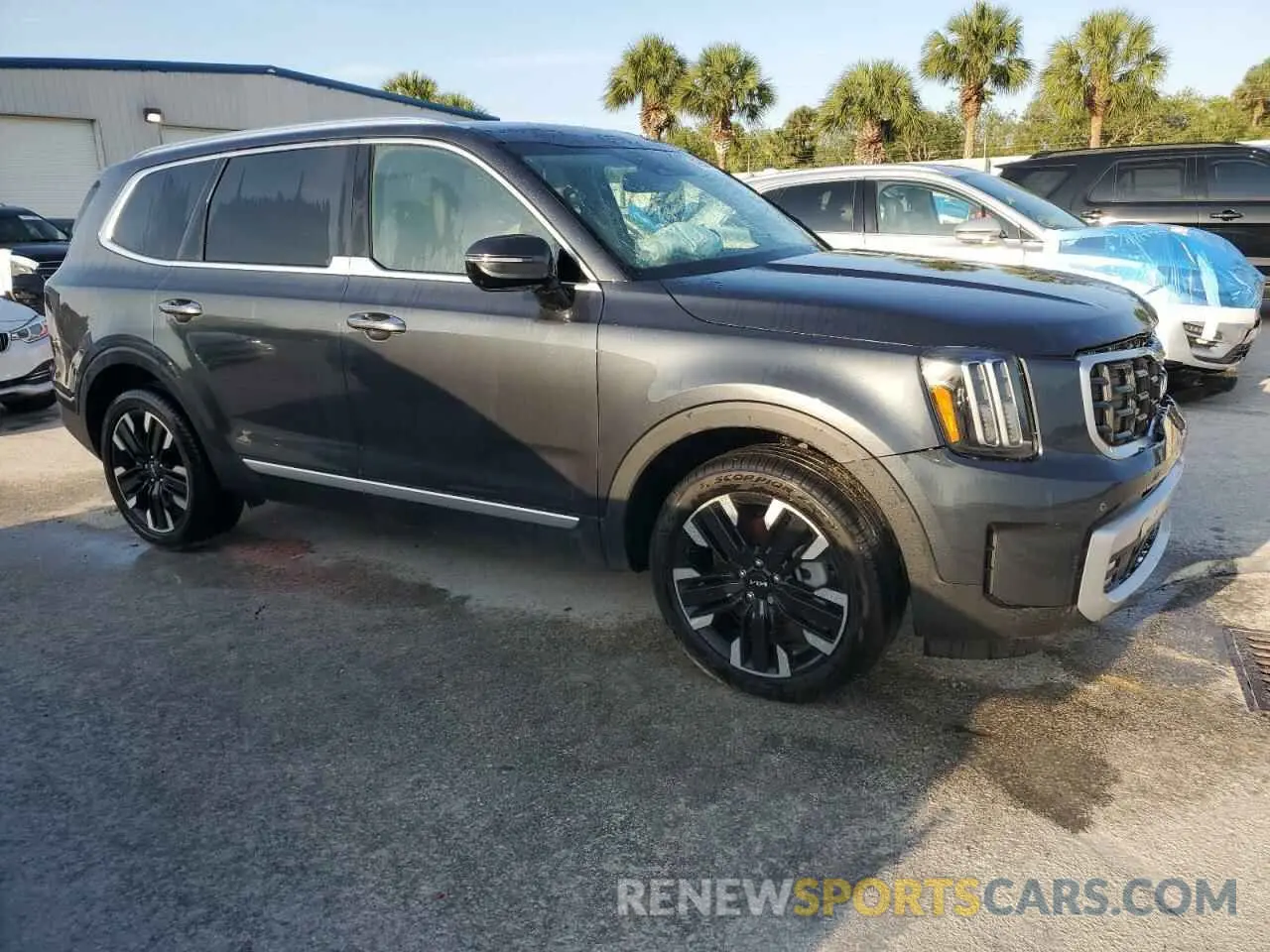 4 Photograph of a damaged car 5XYP54GC6RG465493 KIA TELLURIDE 2024