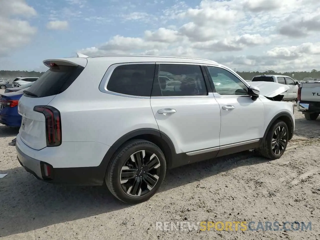 3 Photograph of a damaged car 5XYP54GC7RG427657 KIA TELLURIDE 2024