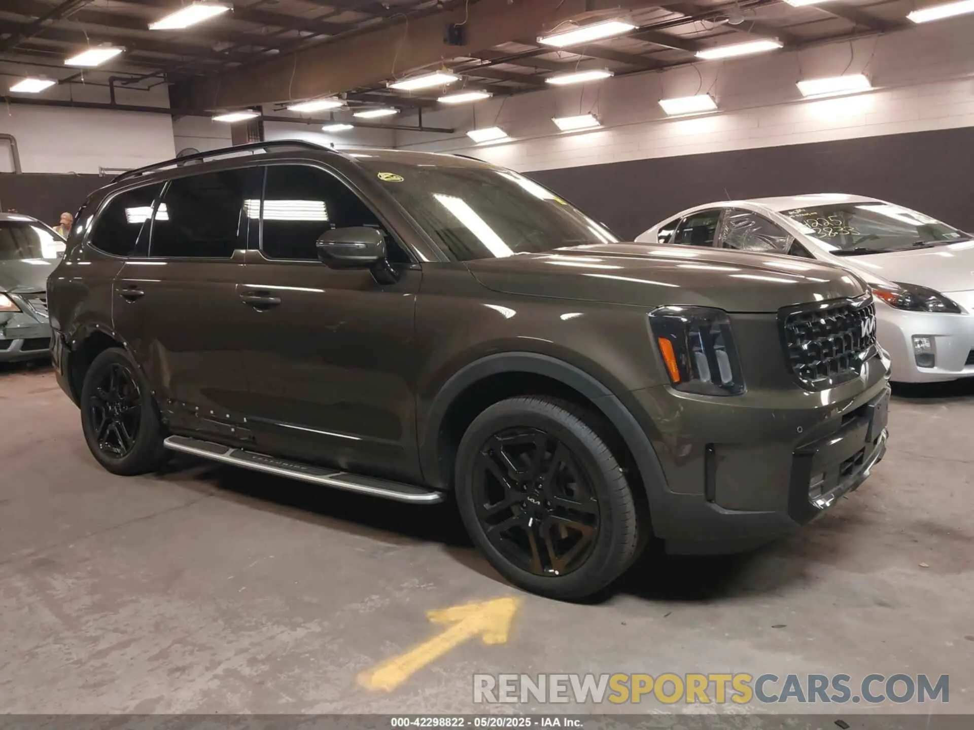1 Photograph of a damaged car 5XYP5DGC0RG421909 KIA TELLURIDE 2024