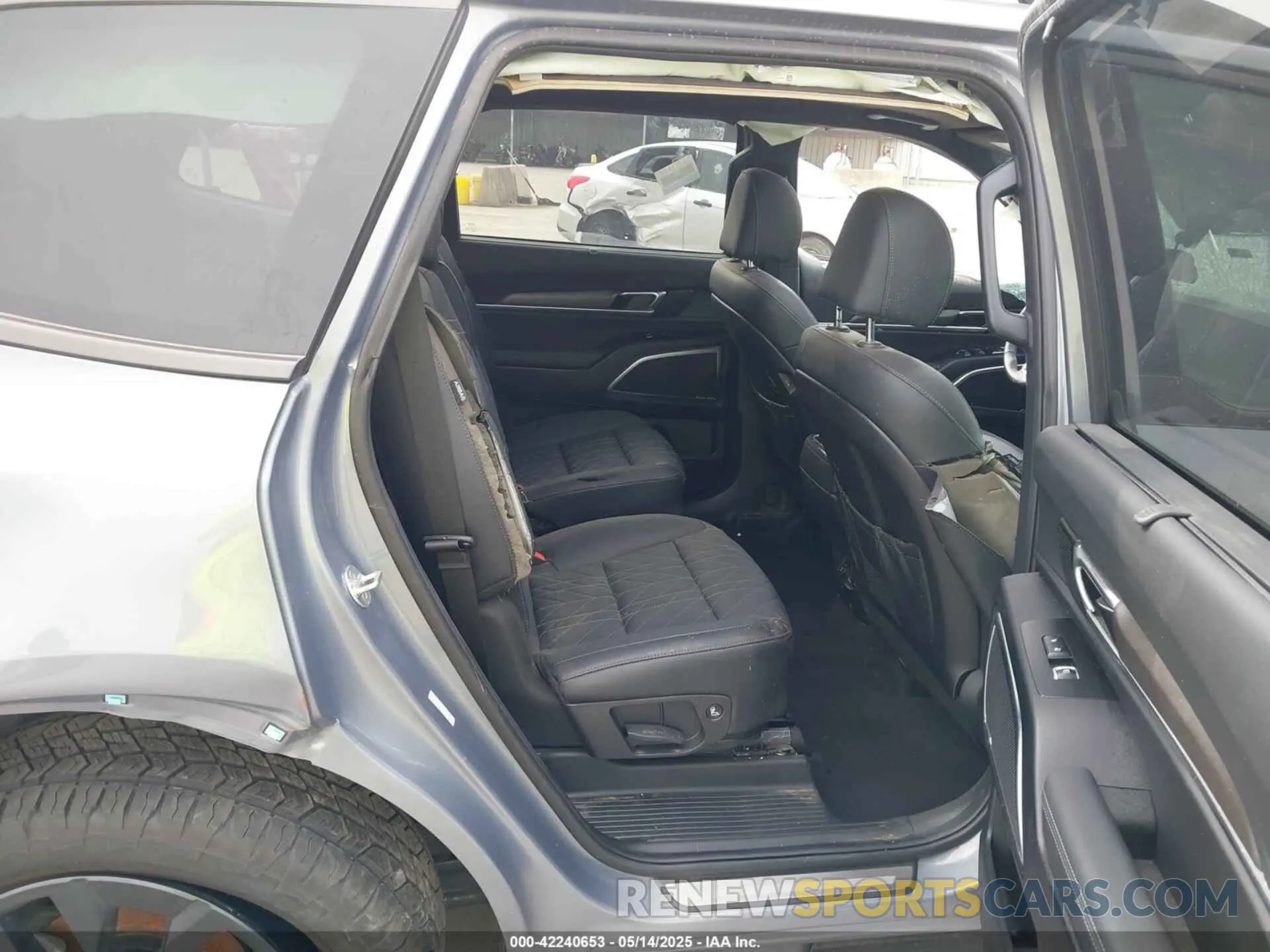 8 Photograph of a damaged car 5XYP5DGC0RG469829 KIA TELLURIDE 2024