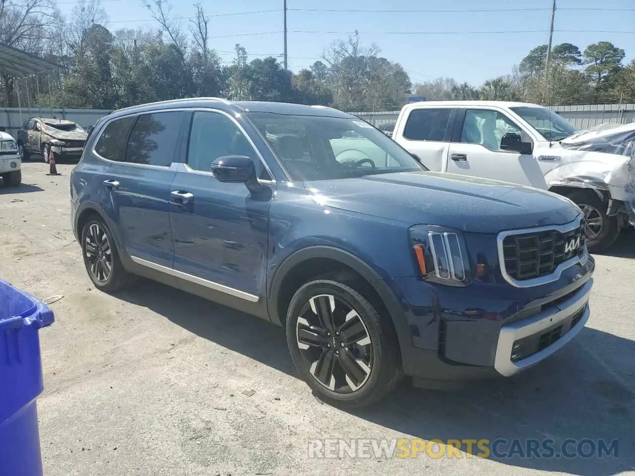 4 Photograph of a damaged car 5XYP5DGC0RG485674 KIA TELLURIDE 2024