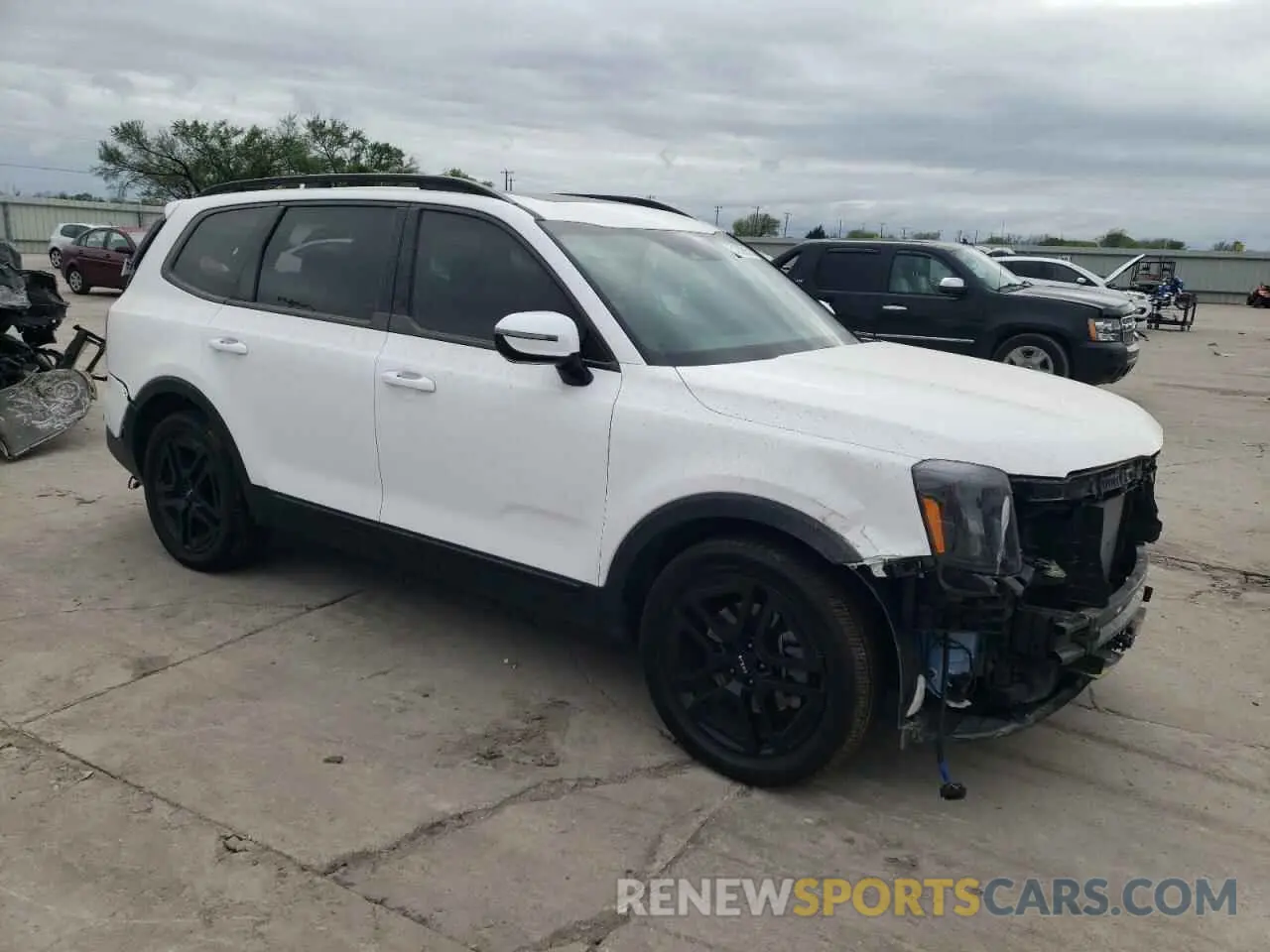 4 Photograph of a damaged car 5XYP5DGC0RG489904 KIA TELLURIDE 2024