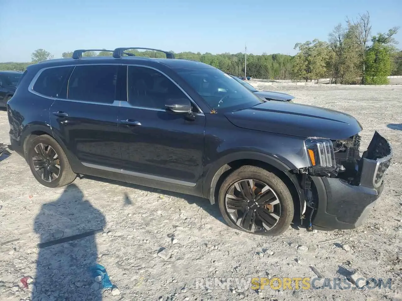 4 Photograph of a damaged car 5XYP5DGC1RG447211 KIA TELLURIDE 2024