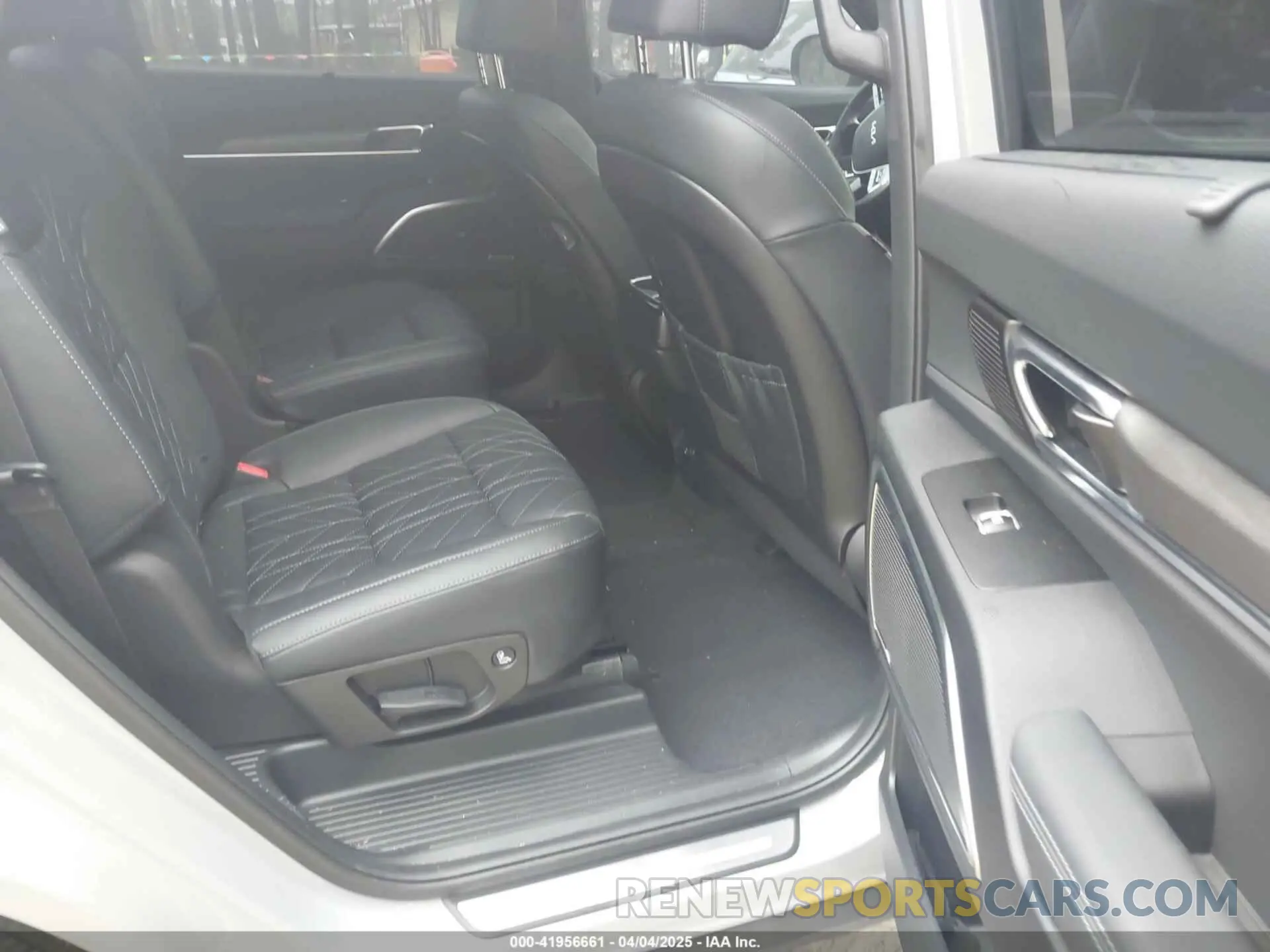 8 Photograph of a damaged car 5XYP5DGC1RG483500 KIA TELLURIDE 2024