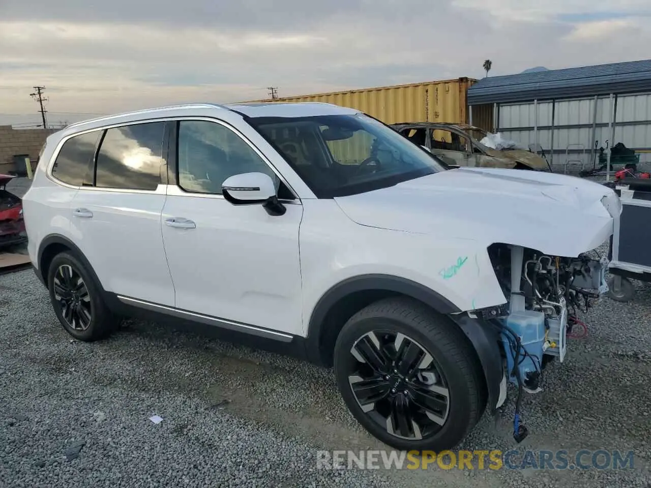 4 Photograph of a damaged car 5XYP5DGC2RG412872 KIA TELLURIDE 2024