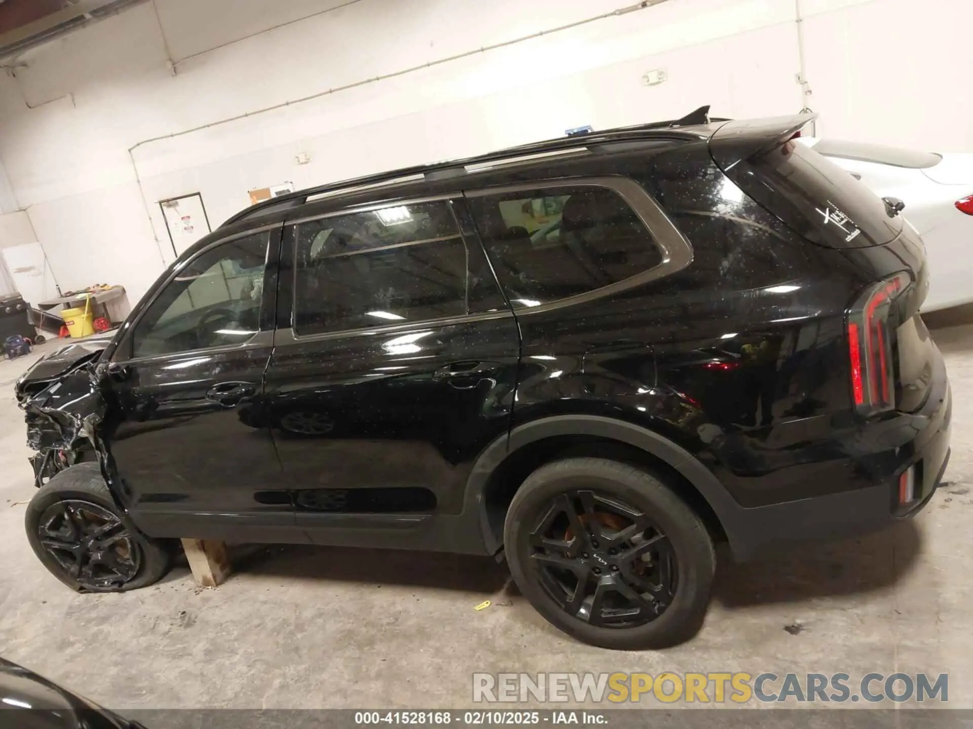 15 Photograph of a damaged car 5XYP5DGC2RG474434 KIA TELLURIDE 2024