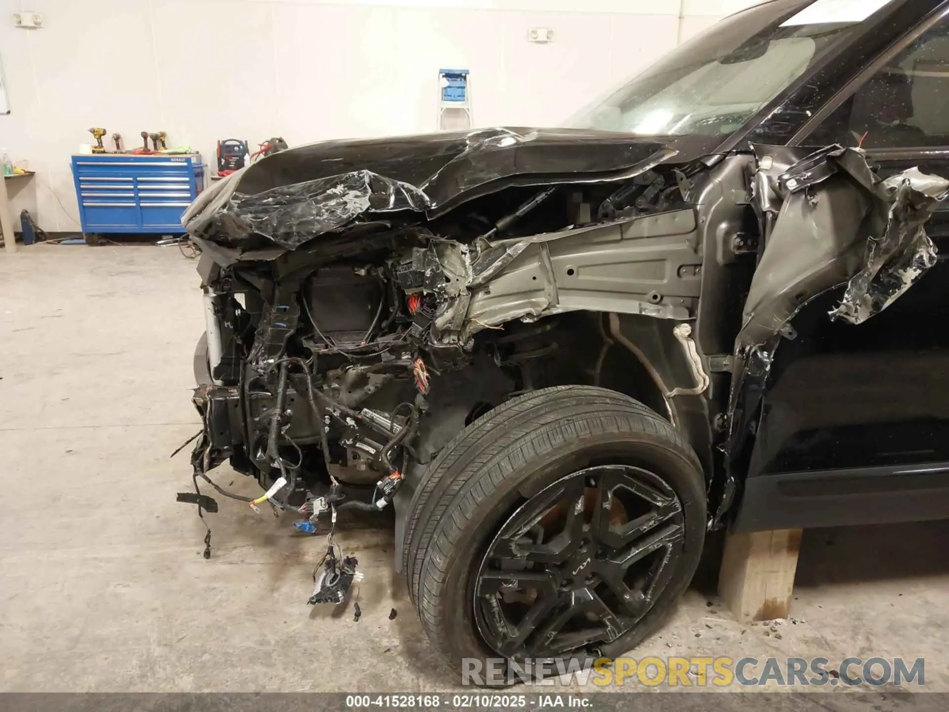 6 Photograph of a damaged car 5XYP5DGC2RG474434 KIA TELLURIDE 2024