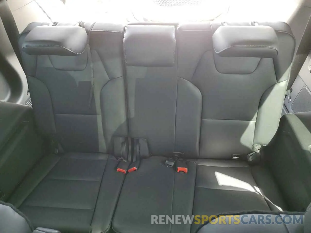 10 Photograph of a damaged car 5XYP5DGC2RG559581 KIA TELLURIDE 2024