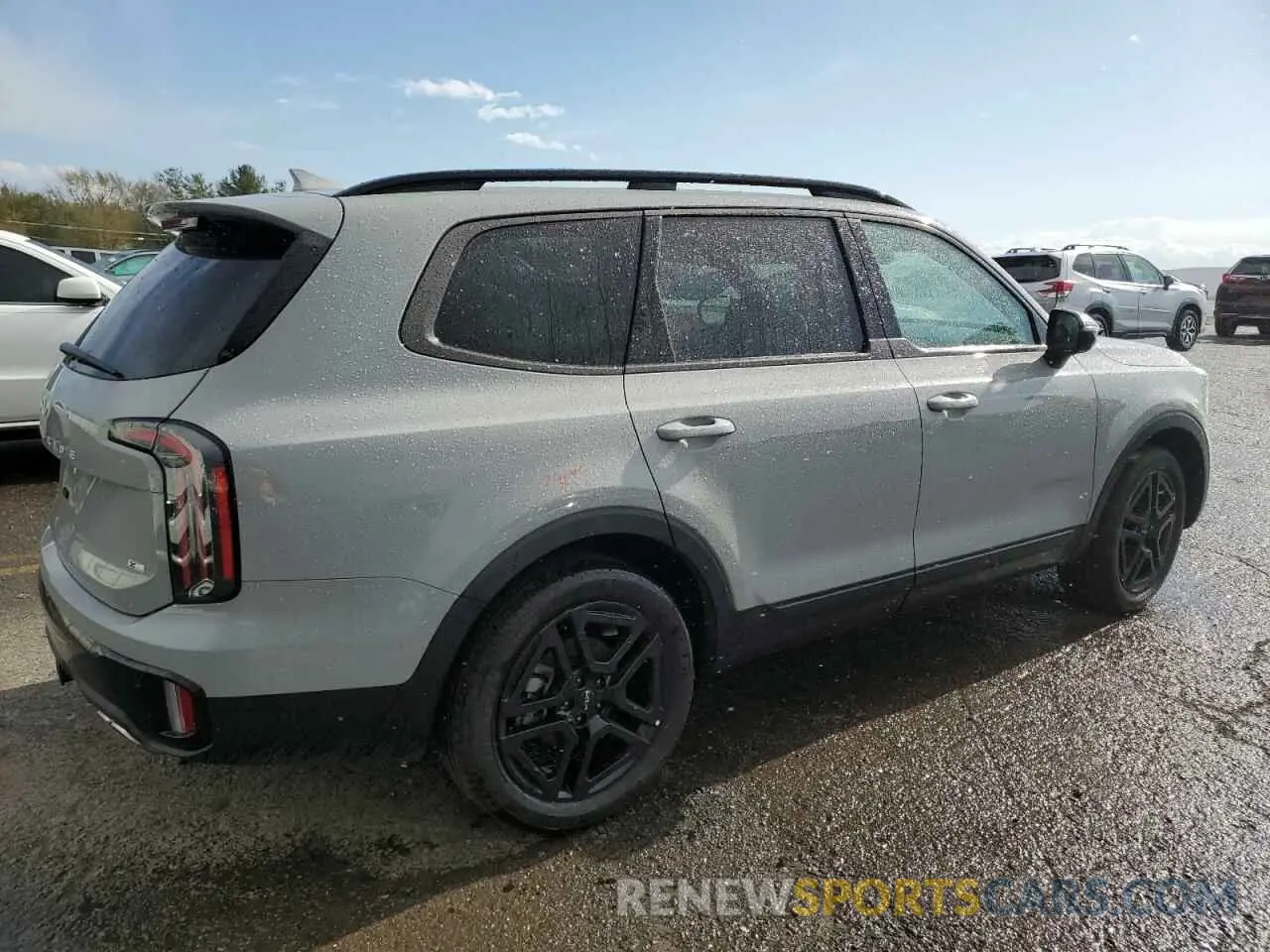 3 Photograph of a damaged car 5XYP5DGC2RG559581 KIA TELLURIDE 2024