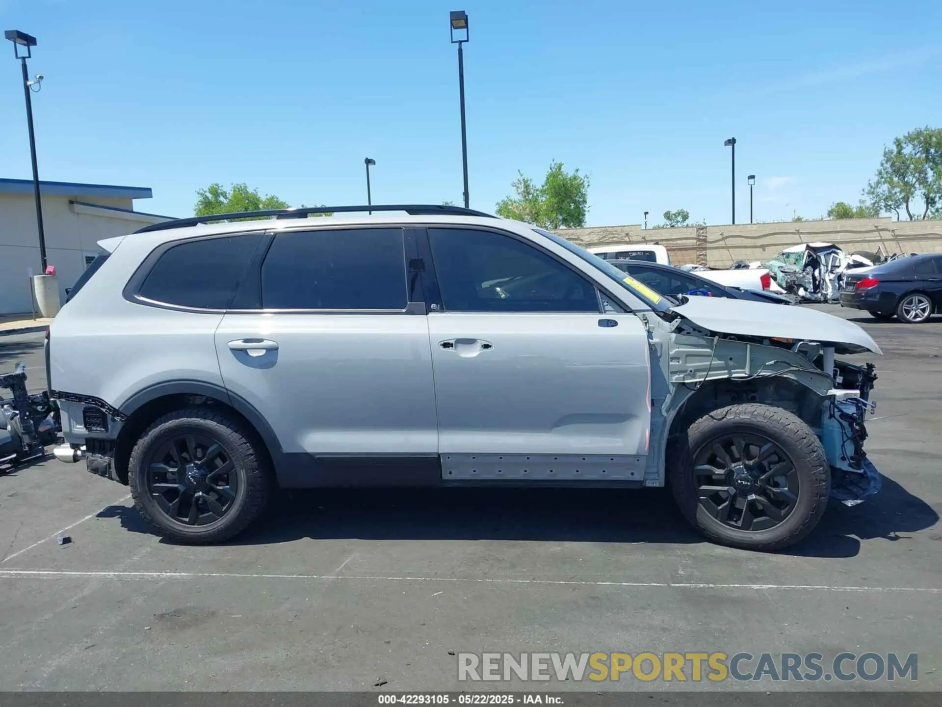 14 Photograph of a damaged car 5XYP5DGC4RG512391 KIA TELLURIDE 2024