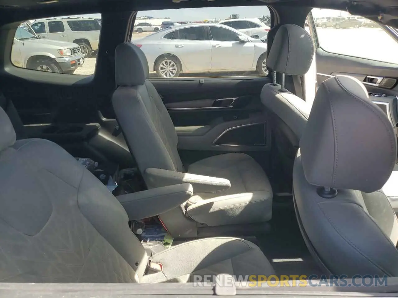 11 Photograph of a damaged car 5XYP5DGC5RG496315 KIA TELLURIDE 2024