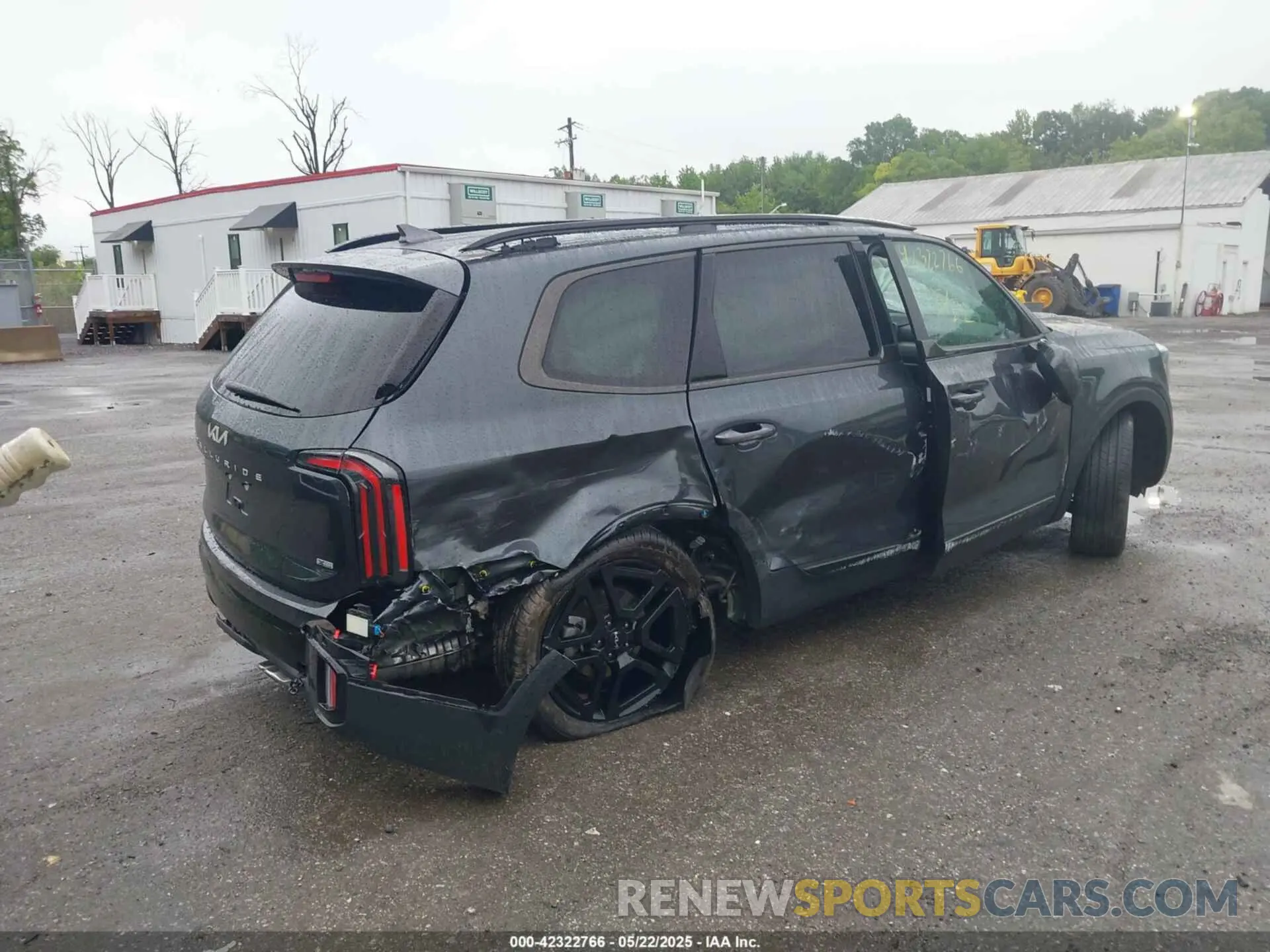 4 Photograph of a damaged car 5XYP5DGC5RG505157 KIA TELLURIDE 2024