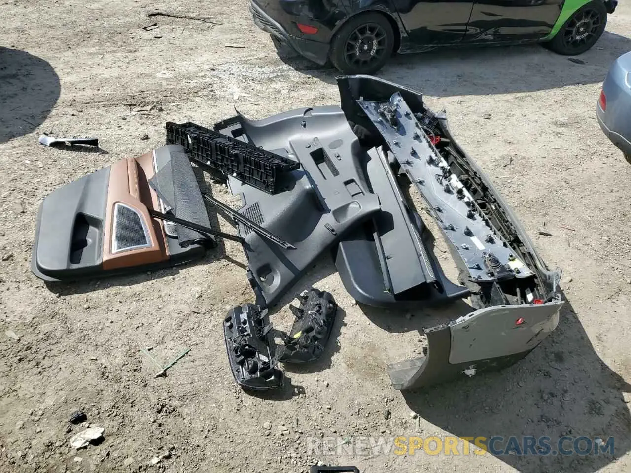13 Photograph of a damaged car 5XYP5DGC7RG431157 KIA TELLURIDE 2024