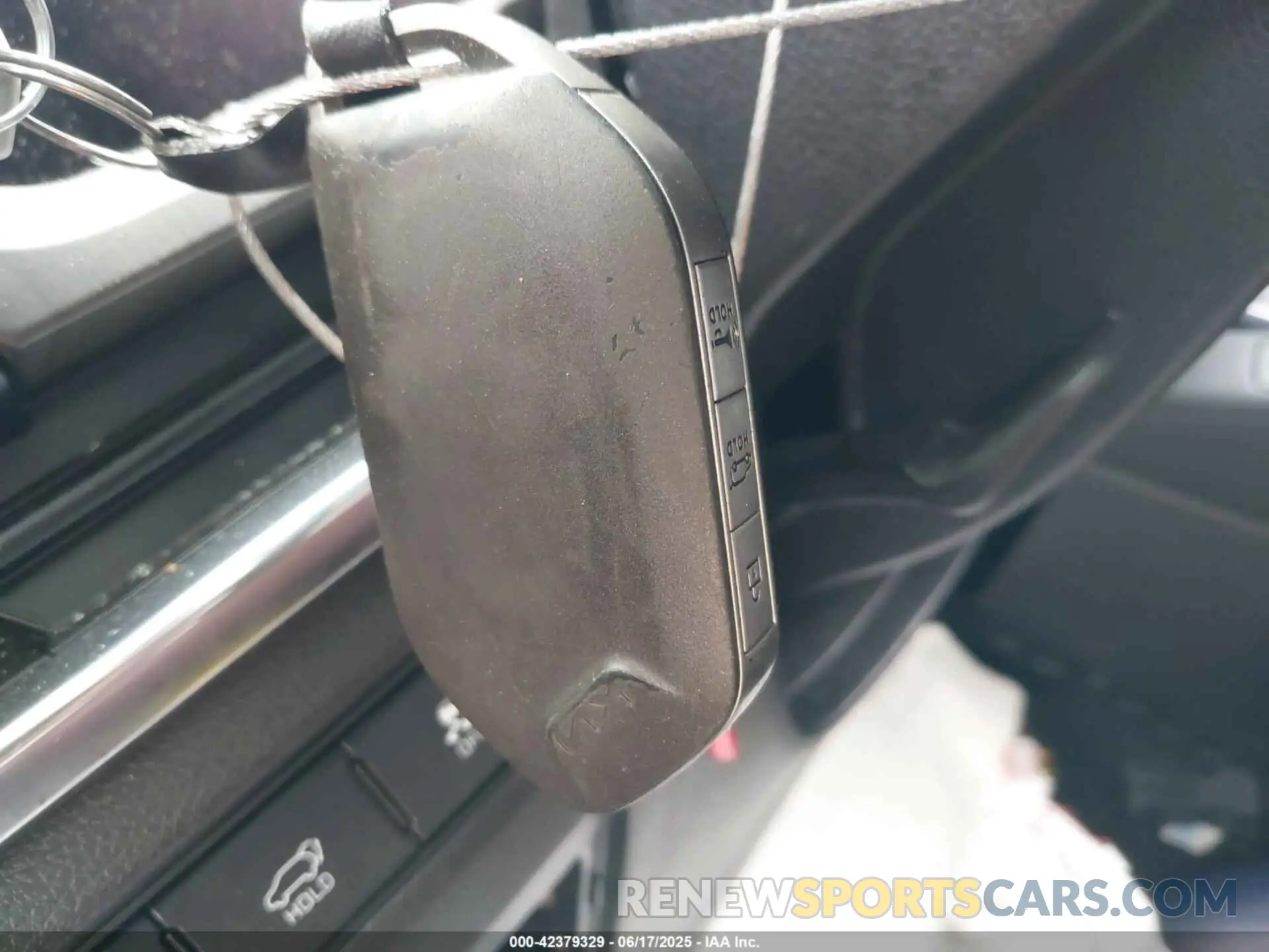 11 Photograph of a damaged car 5XYP5DGC7RG435855 KIA TELLURIDE 2024