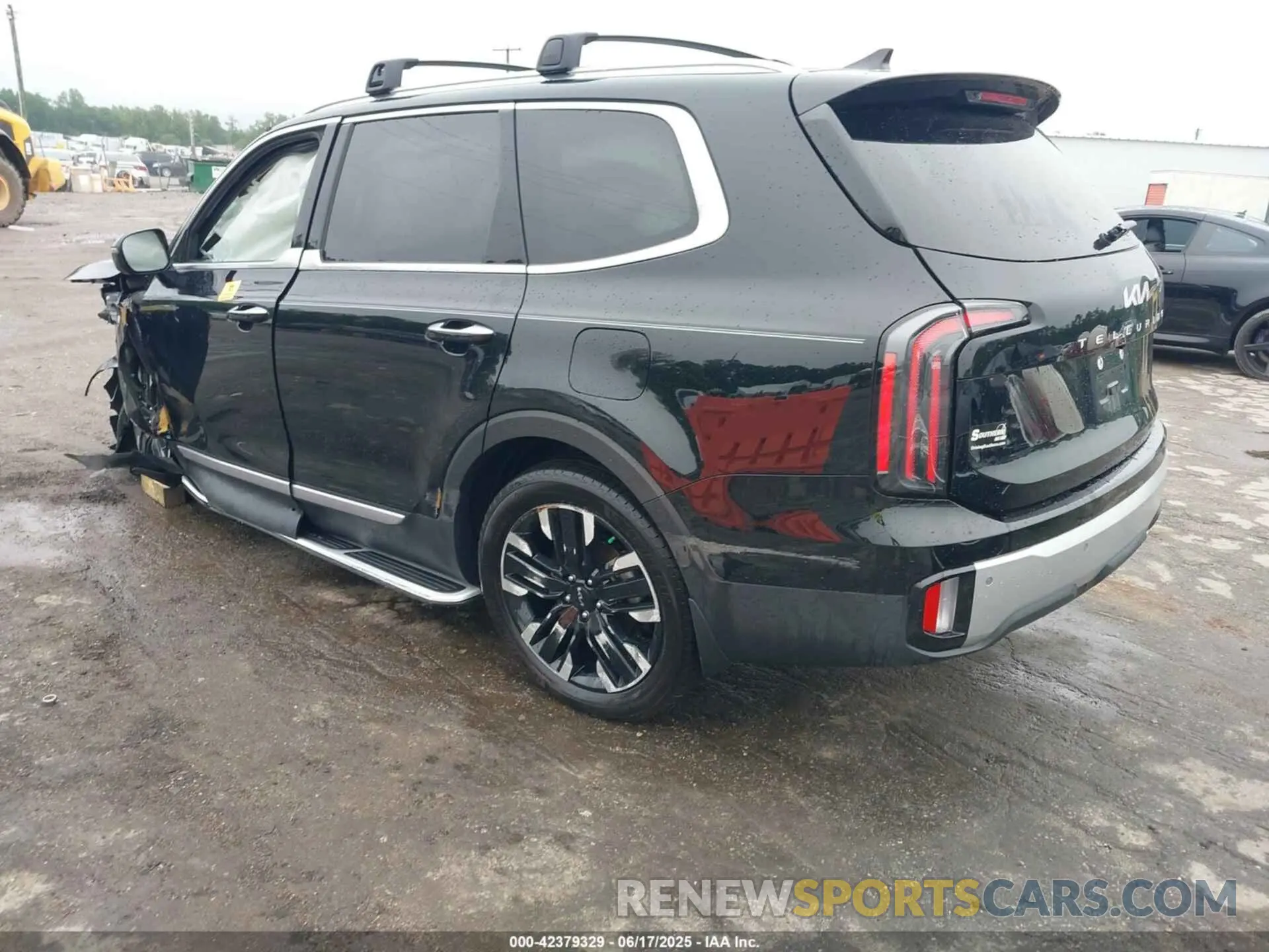 3 Photograph of a damaged car 5XYP5DGC7RG435855 KIA TELLURIDE 2024