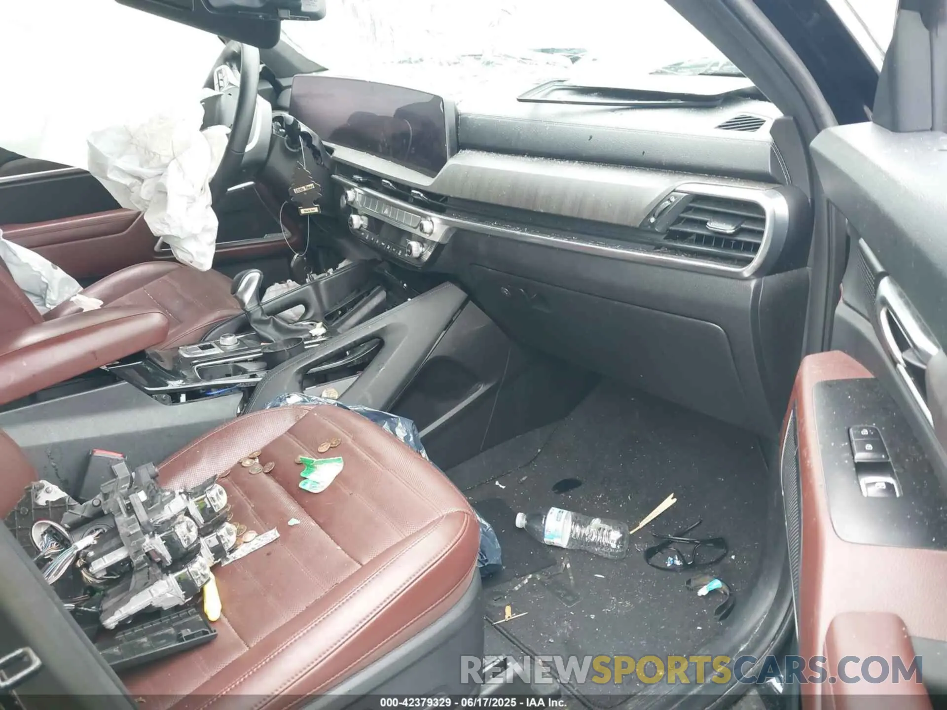 5 Photograph of a damaged car 5XYP5DGC7RG435855 KIA TELLURIDE 2024