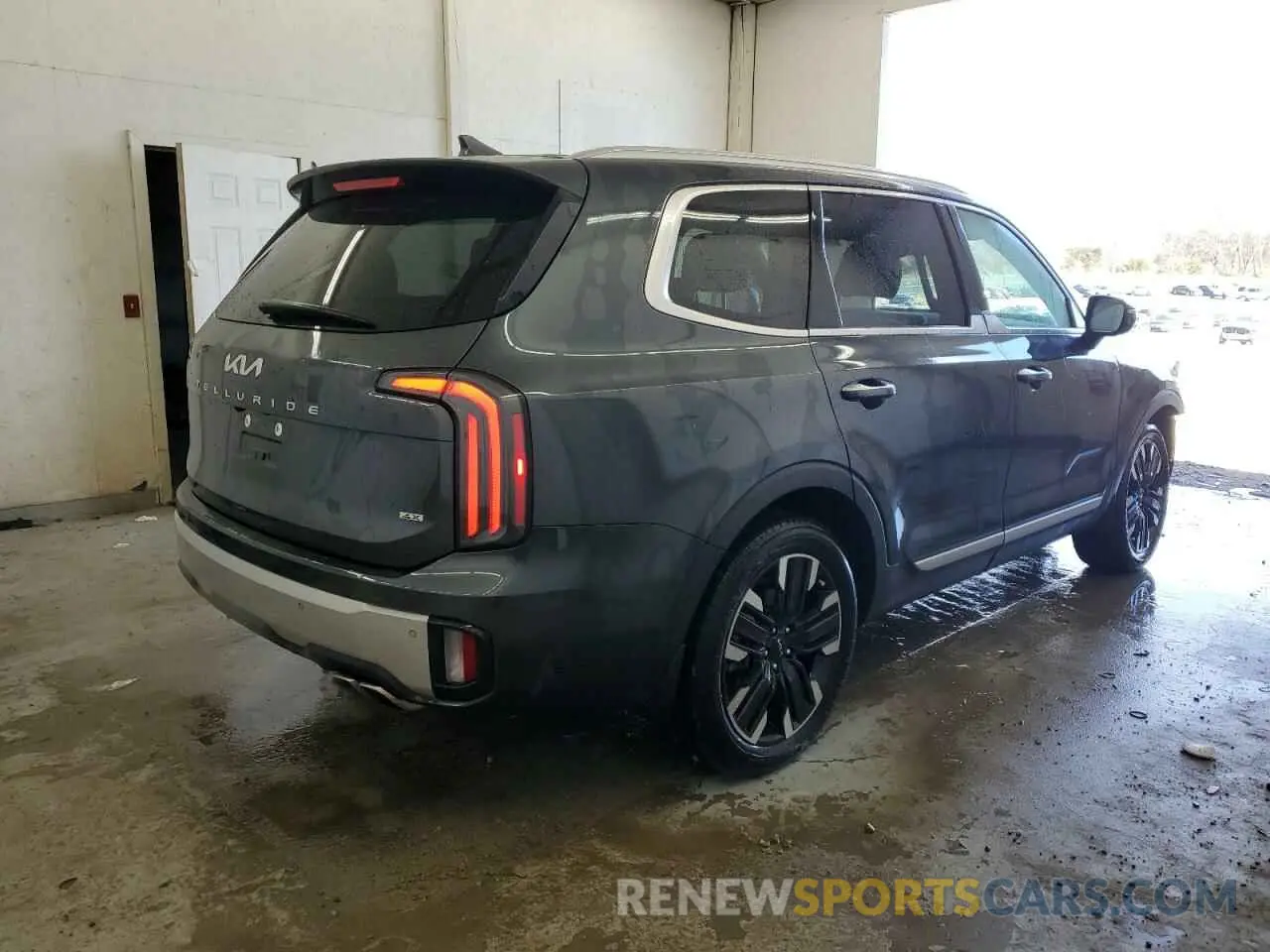 3 Photograph of a damaged car 5XYP5DGC8RG419163 KIA TELLURIDE 2024