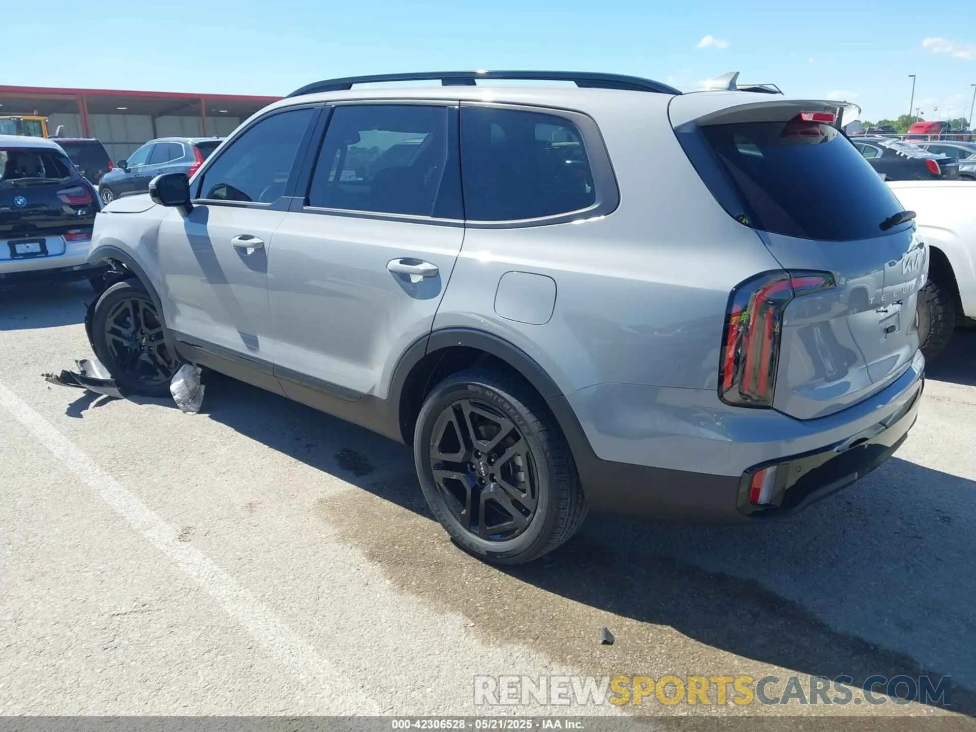 3 Photograph of a damaged car 5XYP5DGC8RG504794 KIA TELLURIDE 2024