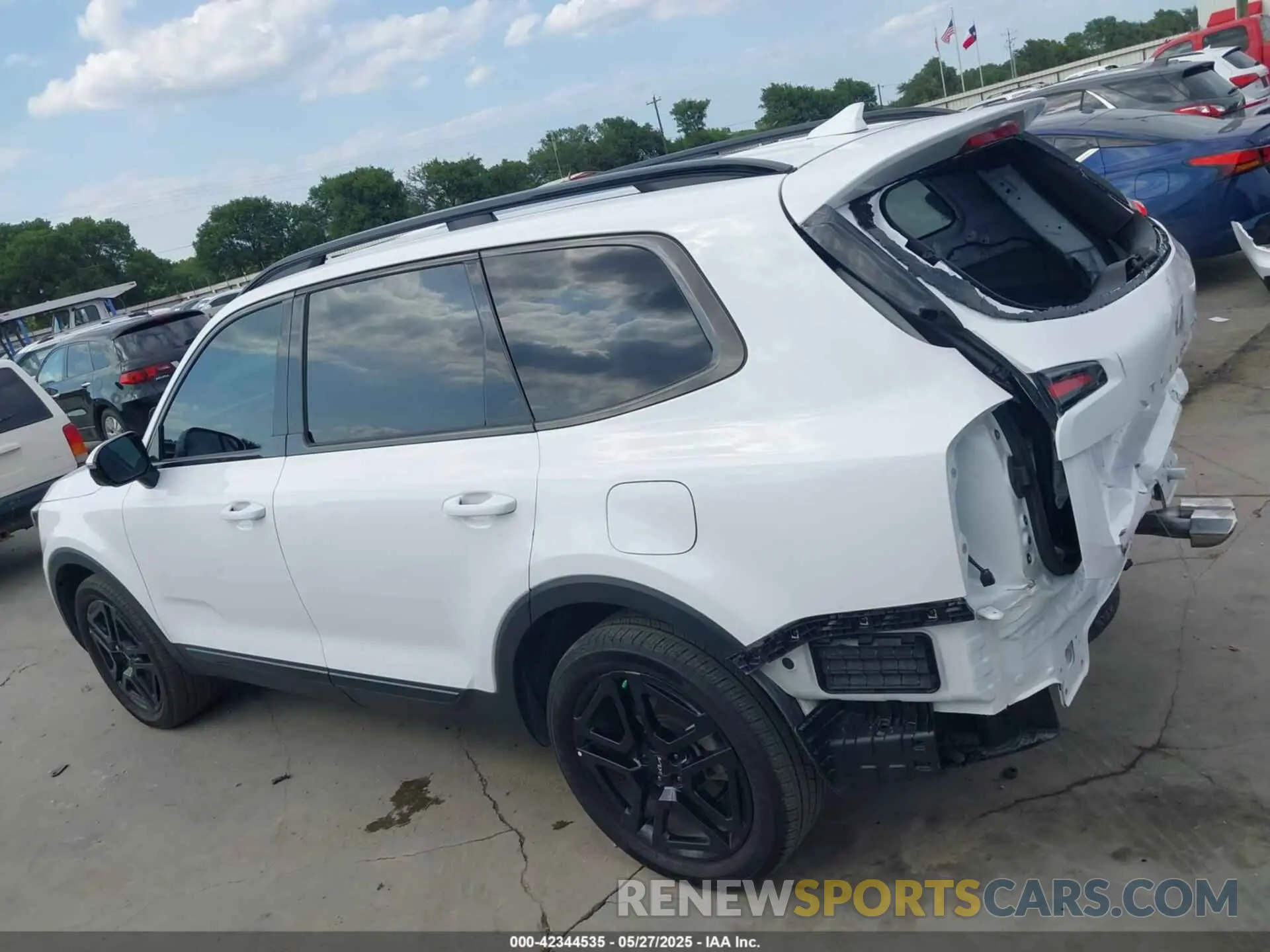 15 Photograph of a damaged car 5XYP5DGC9RG468257 KIA TELLURIDE 2024