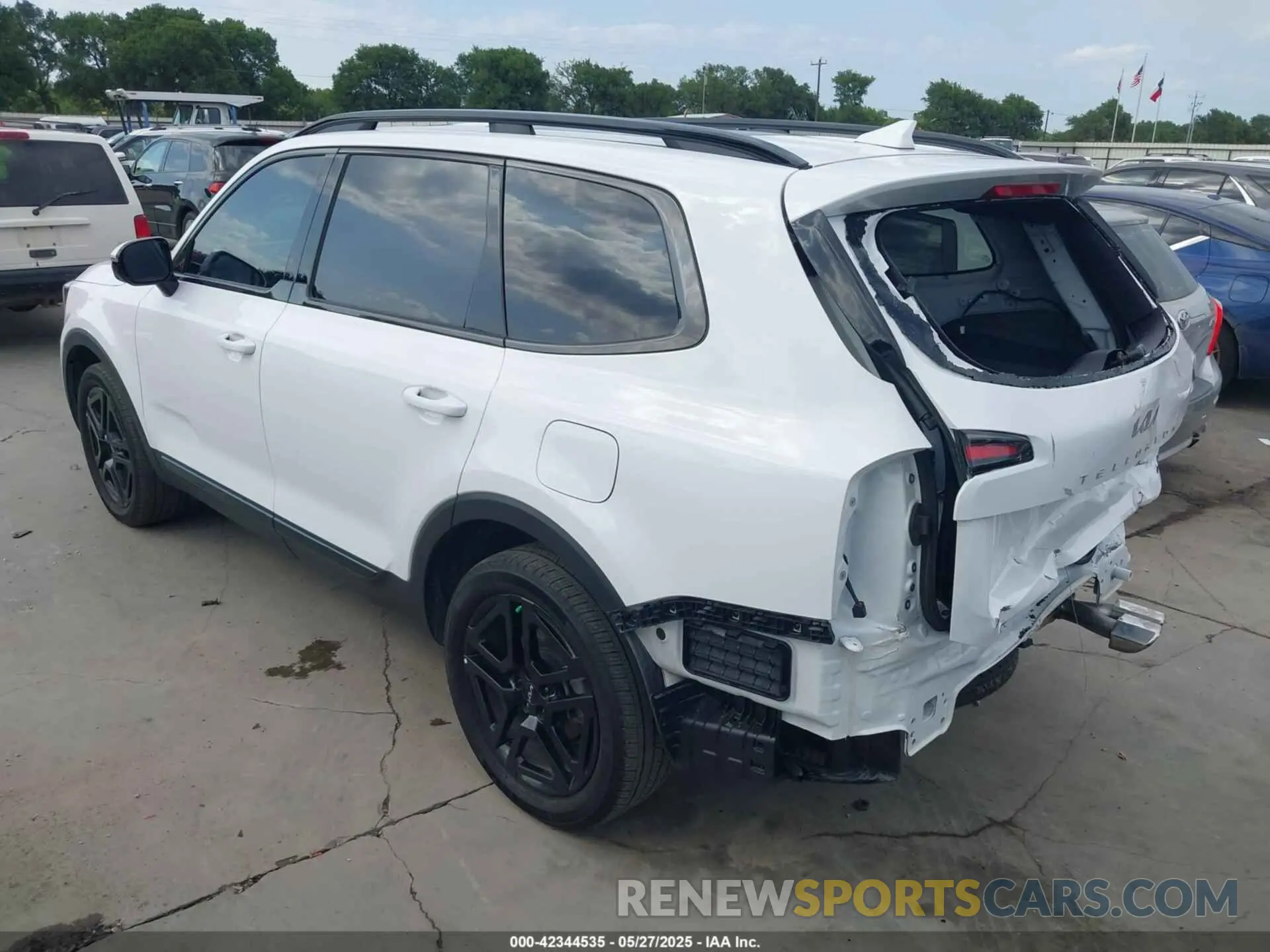 3 Photograph of a damaged car 5XYP5DGC9RG468257 KIA TELLURIDE 2024