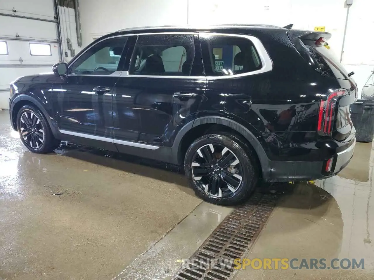 2 Photograph of a damaged car 5XYP5DGC9RG470896 KIA TELLURIDE 2024