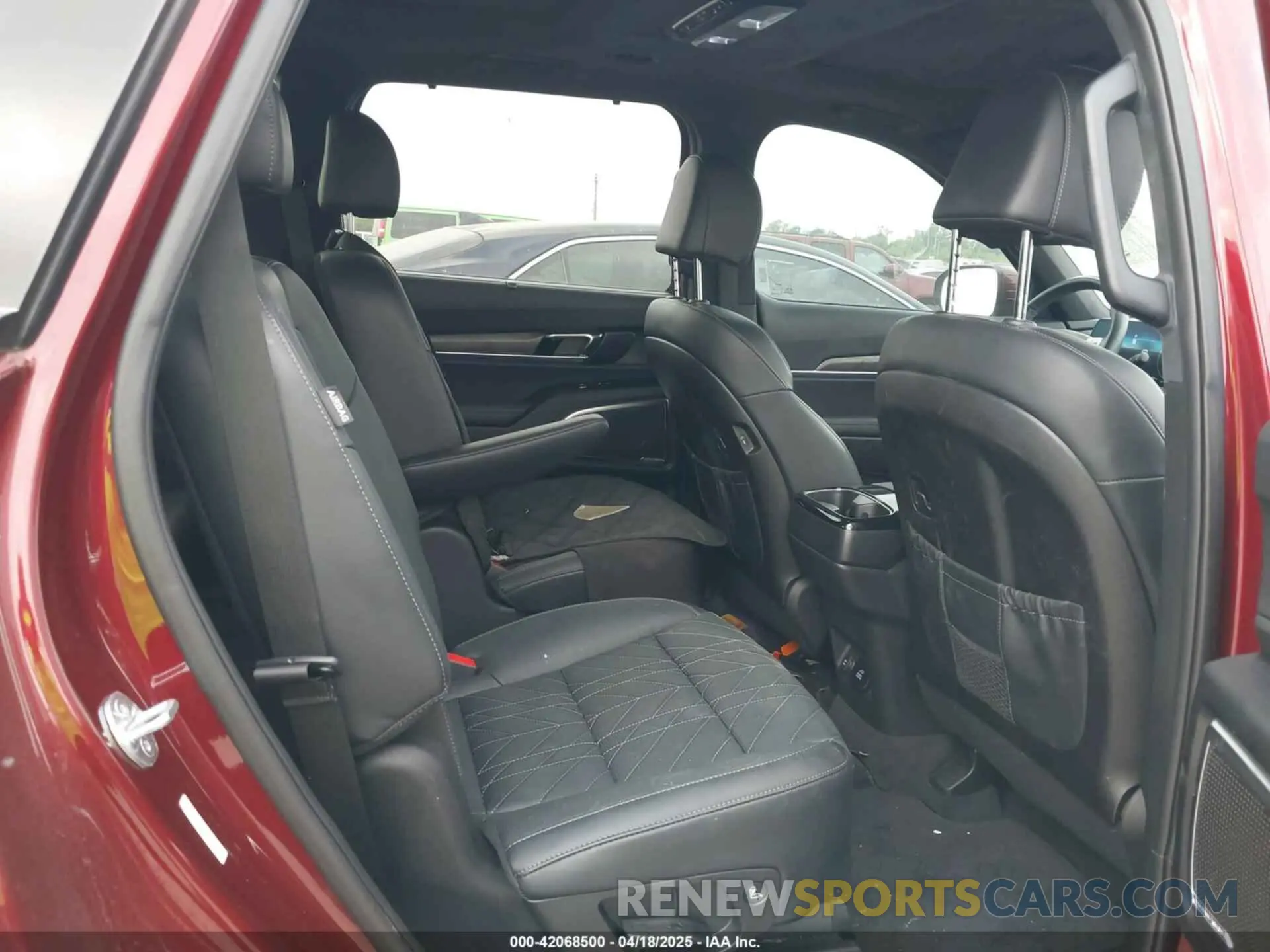 8 Photograph of a damaged car 5XYP5DGCXRG433873 KIA TELLURIDE 2024