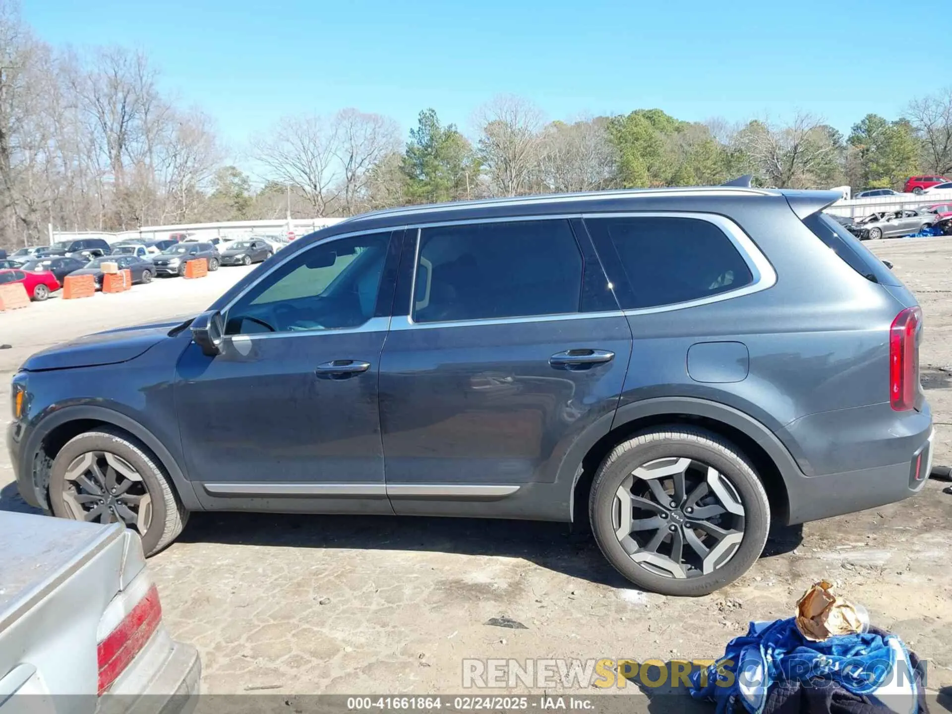 14 Photograph of a damaged car 5XYP64GC0RG527984 KIA TELLURIDE 2024