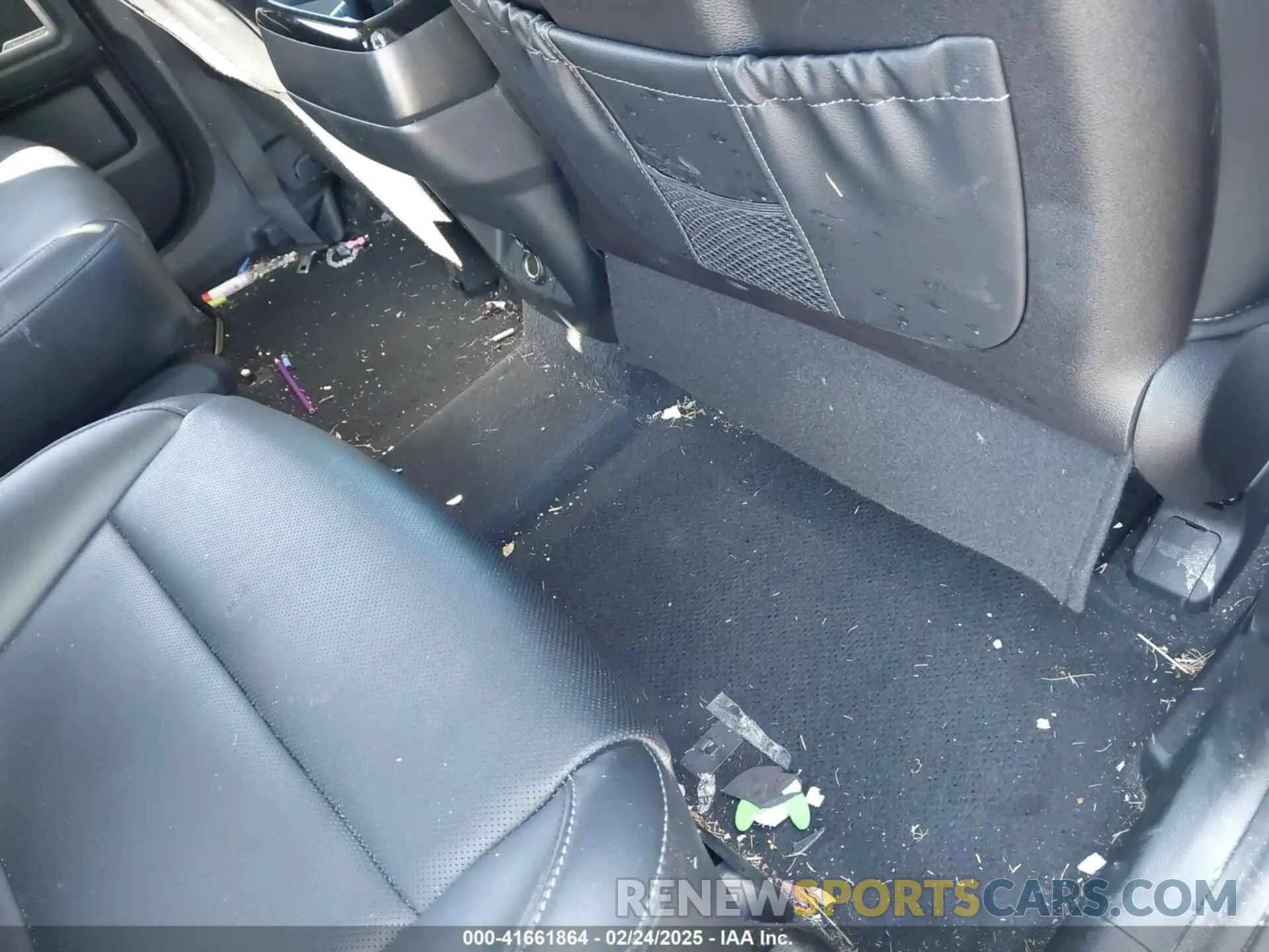 8 Photograph of a damaged car 5XYP64GC0RG527984 KIA TELLURIDE 2024