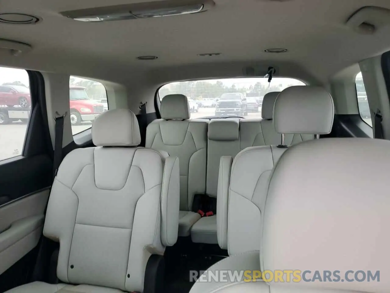 10 Photograph of a damaged car 5XYP64GC0RG550620 KIA TELLURIDE 2024