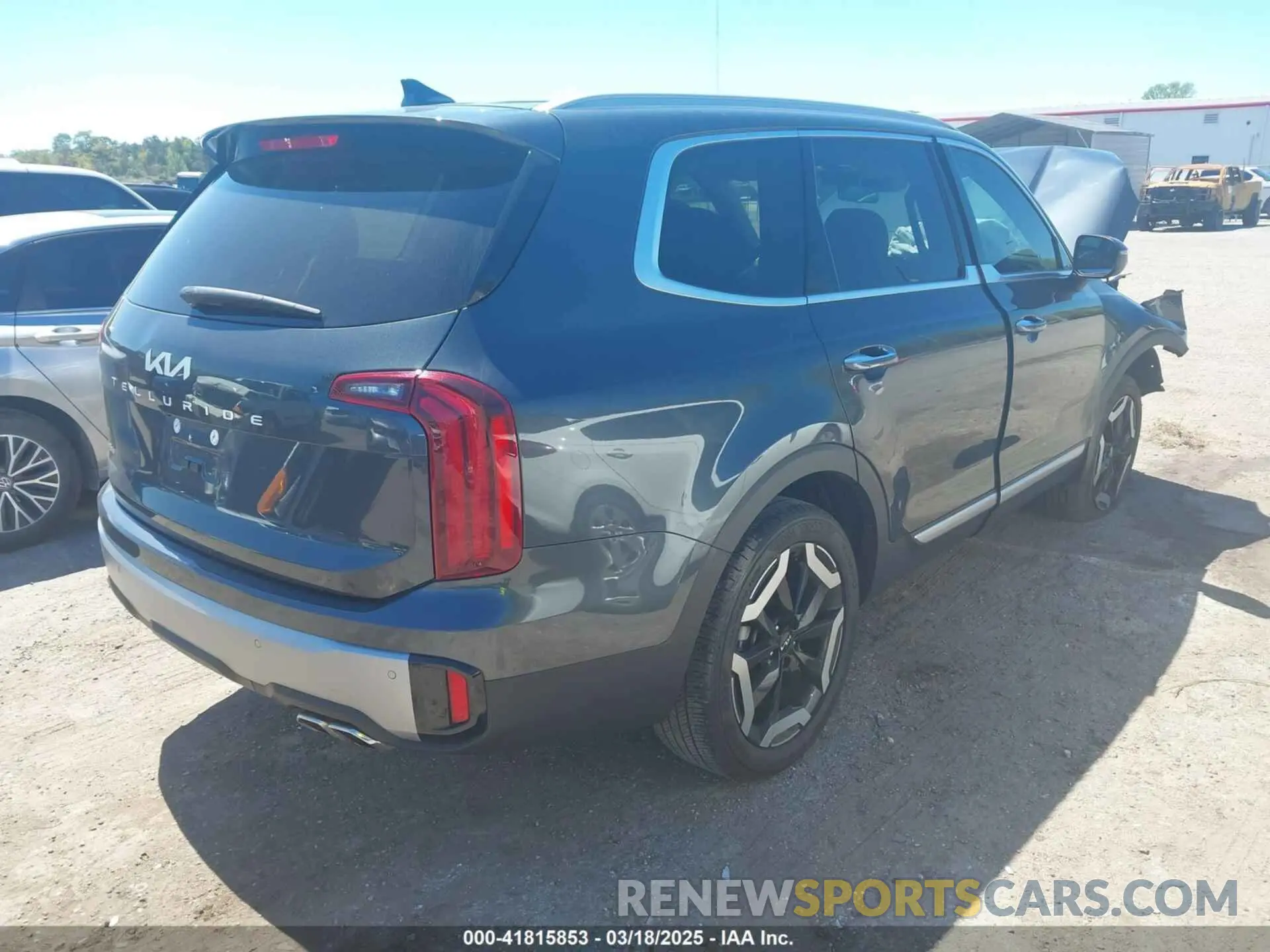 4 Photograph of a damaged car 5XYP64GC4RG413972 KIA TELLURIDE 2024