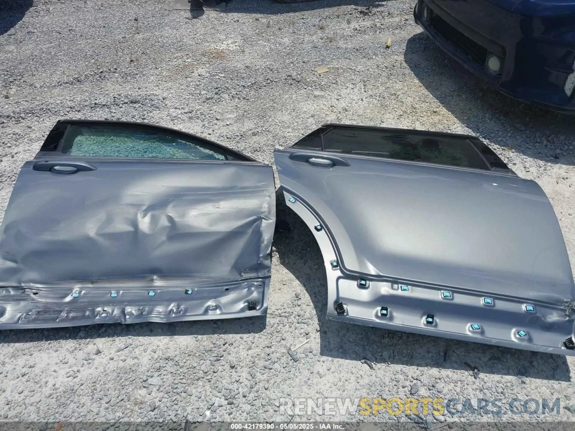 12 Photograph of a damaged car 5XYP64GC4RG557618 KIA TELLURIDE 2024