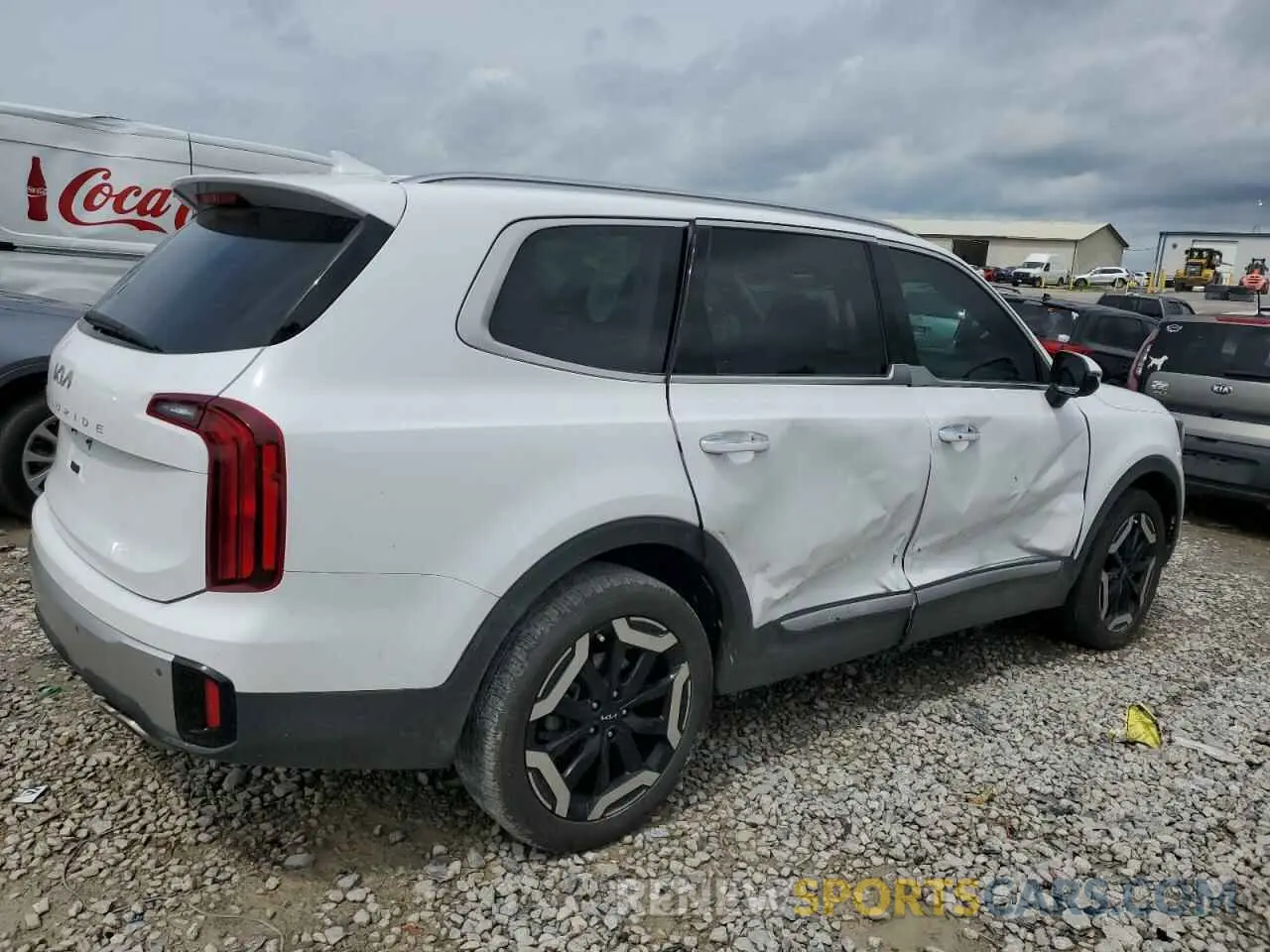 3 Photograph of a damaged car 5XYP64GC5RG538334 KIA TELLURIDE 2024